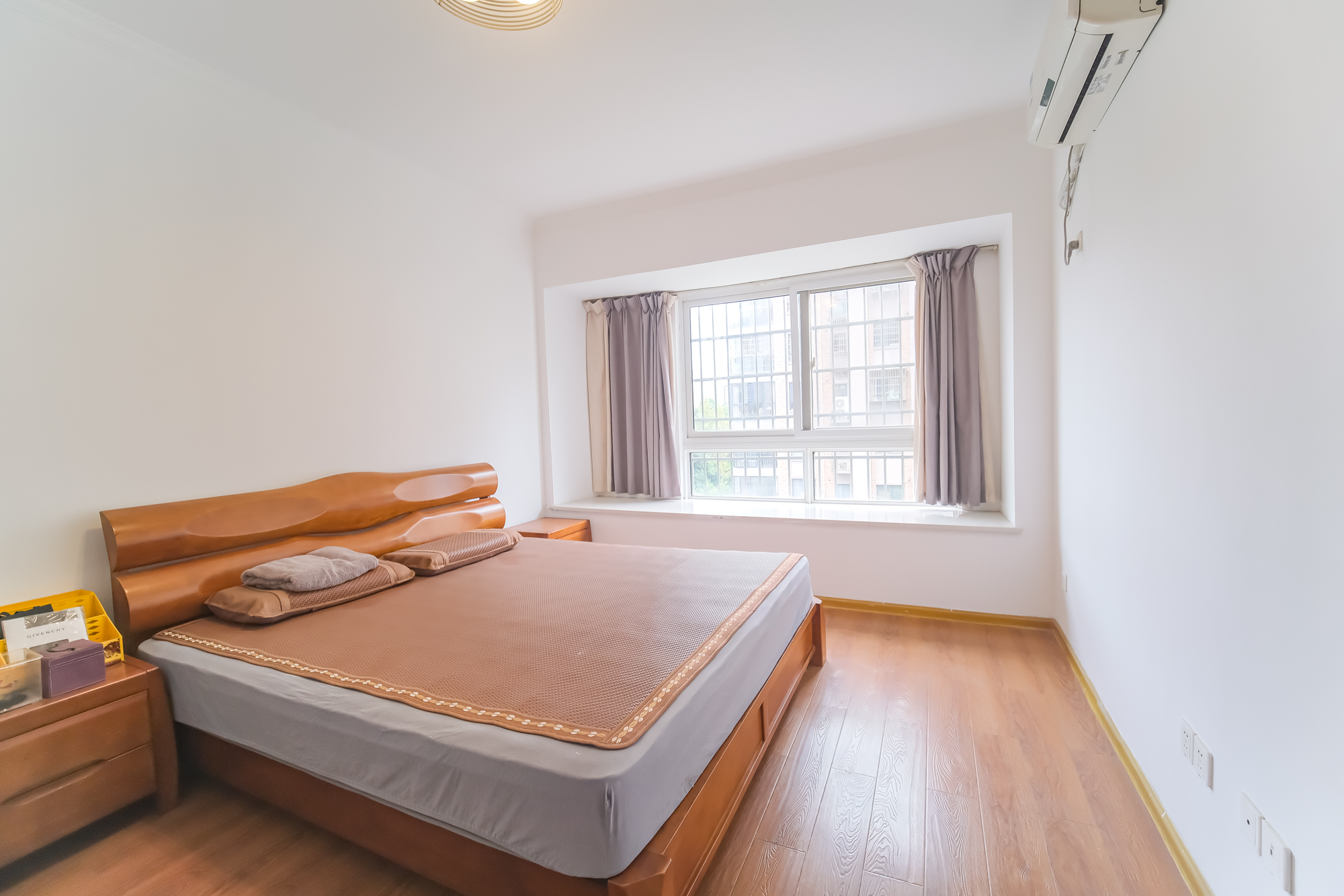 山水湾  3室2厅1卫    88.0万 山水湾  3室2厅1卫    88.0万卧室