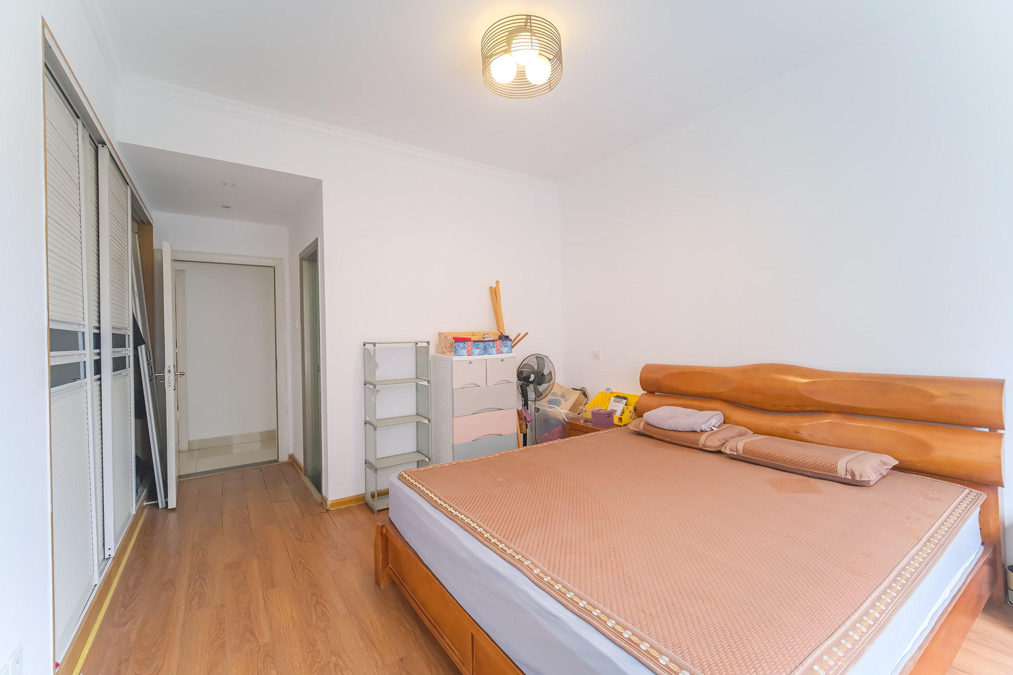 山水湾  3室2厅1卫    88.0万 山水湾  3室2厅1卫    88.0万卧室