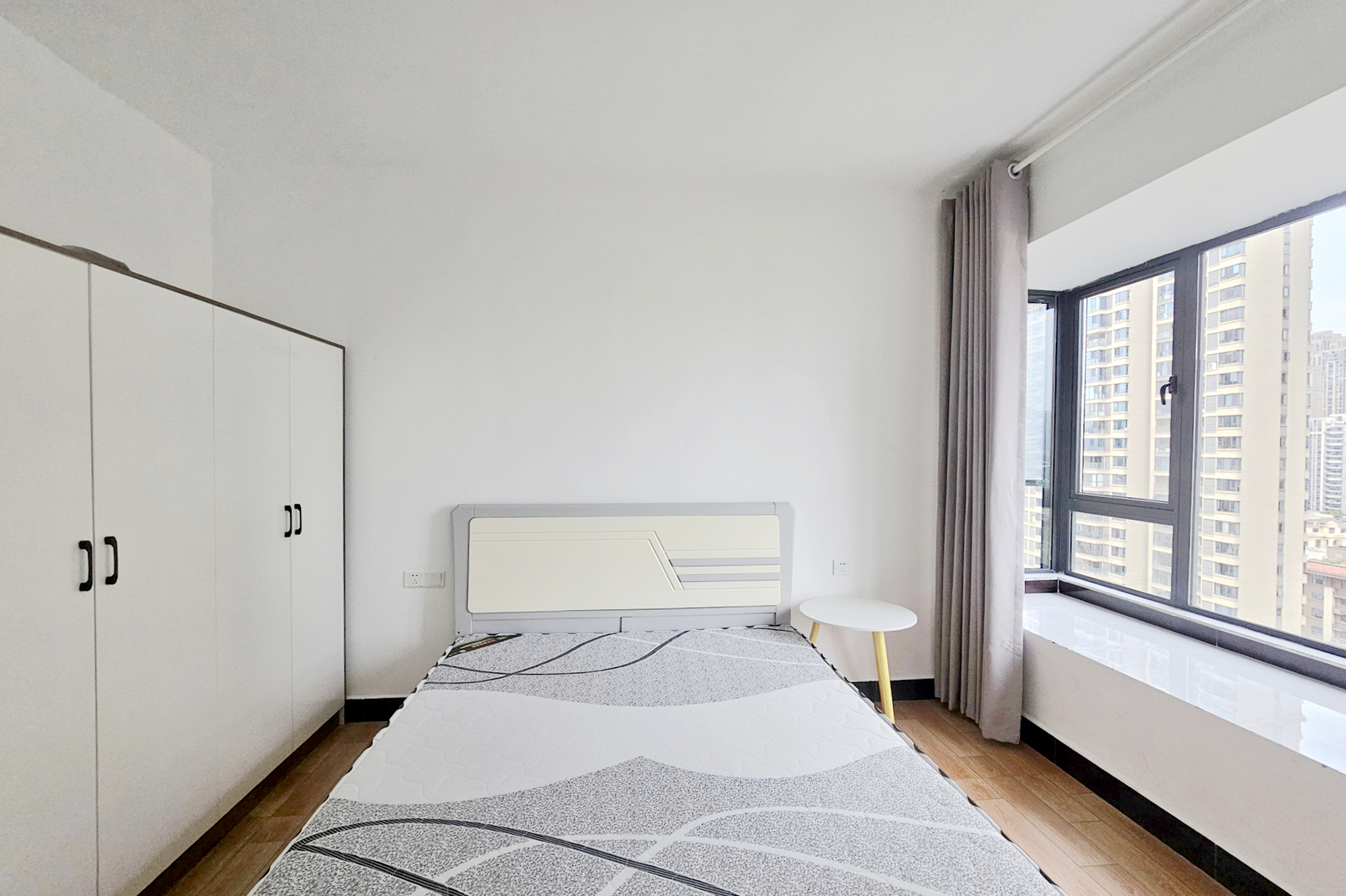 长房东旭国际 3室2厅2卫 140.0万 长房东旭国际 3室2厅2卫 140.0万卧室