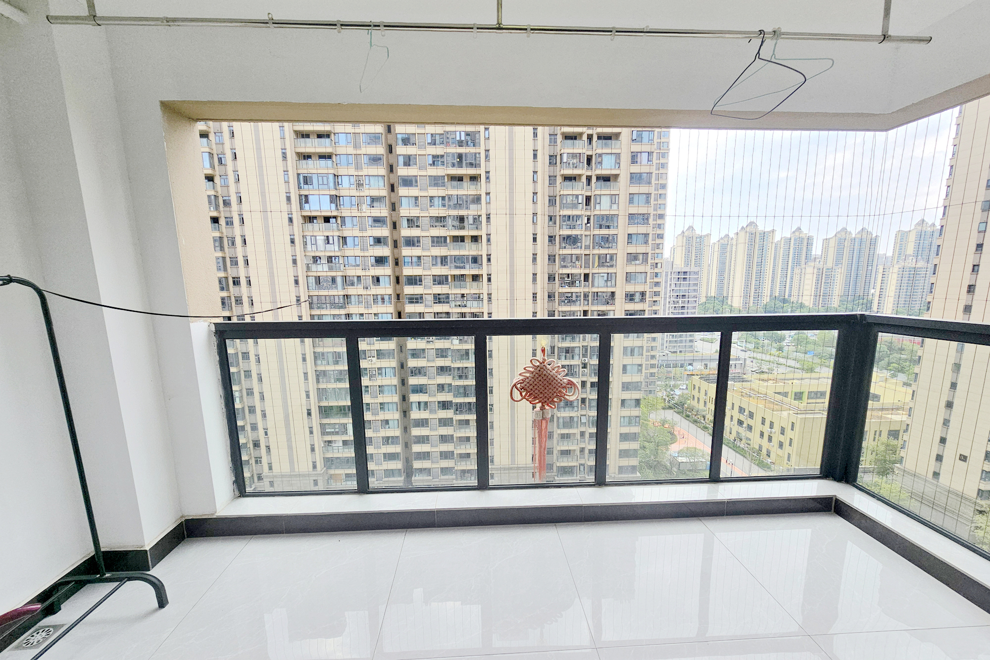 长房东旭国际 3室2厅2卫 140.0万 长房东旭国际 3室2厅2卫 140.0万阳台