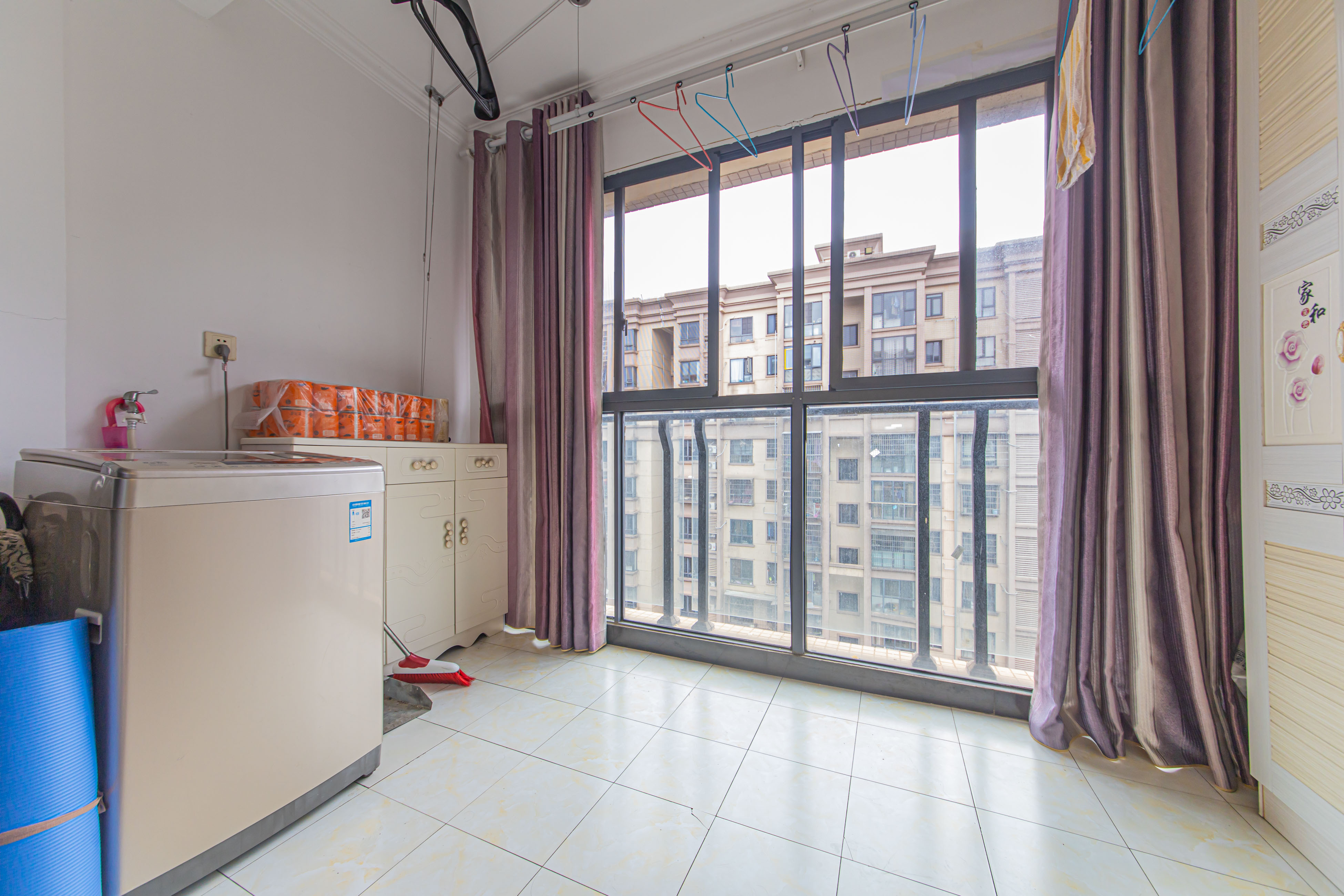 保利花园 2室2厅1卫 80.0万 保利花园 2室2厅1卫 80.0万阳台