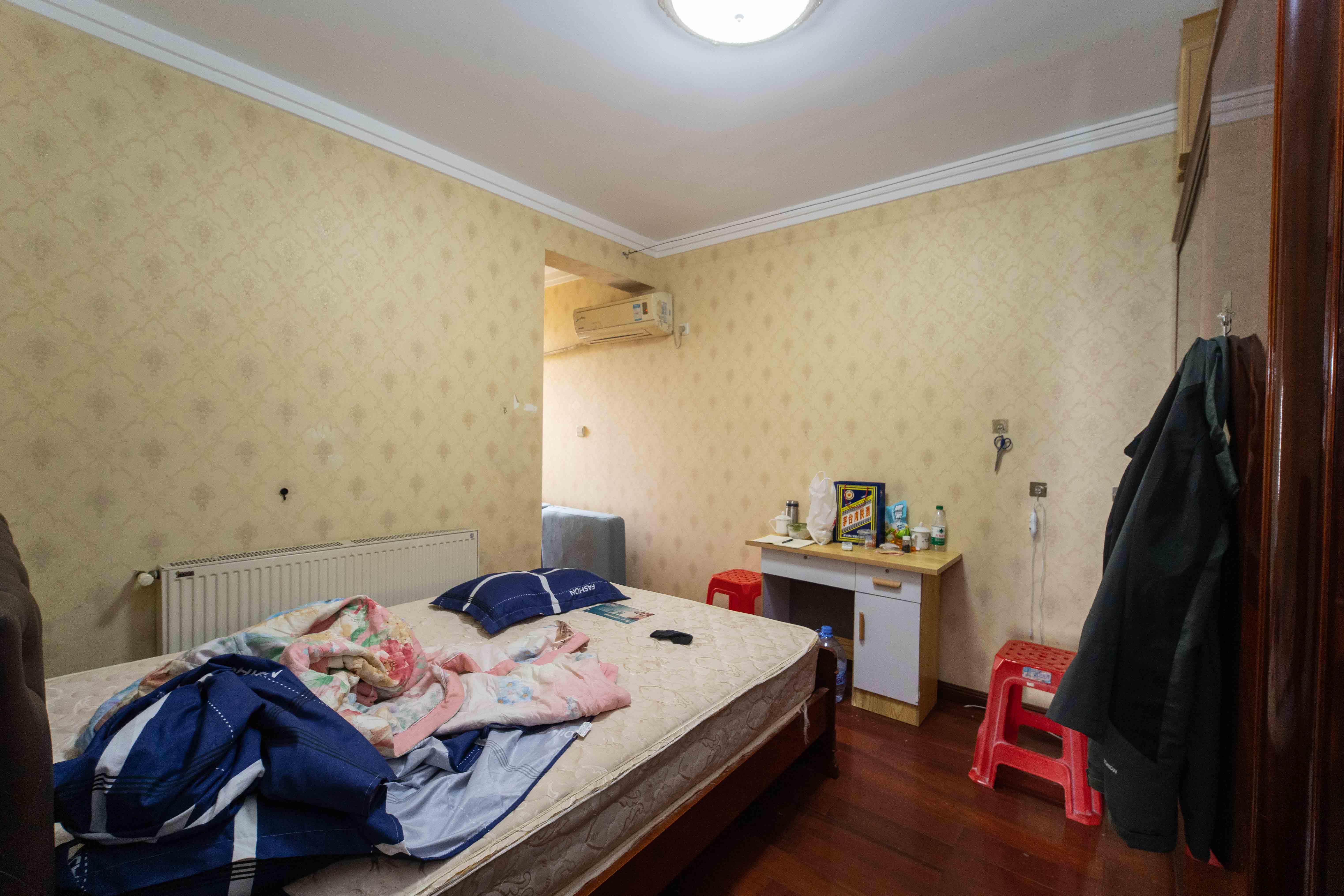 诺亚方舟大厦  4室2厅2卫    116.0万 诺亚方舟大厦  4室2厅2卫    116.0万卧室