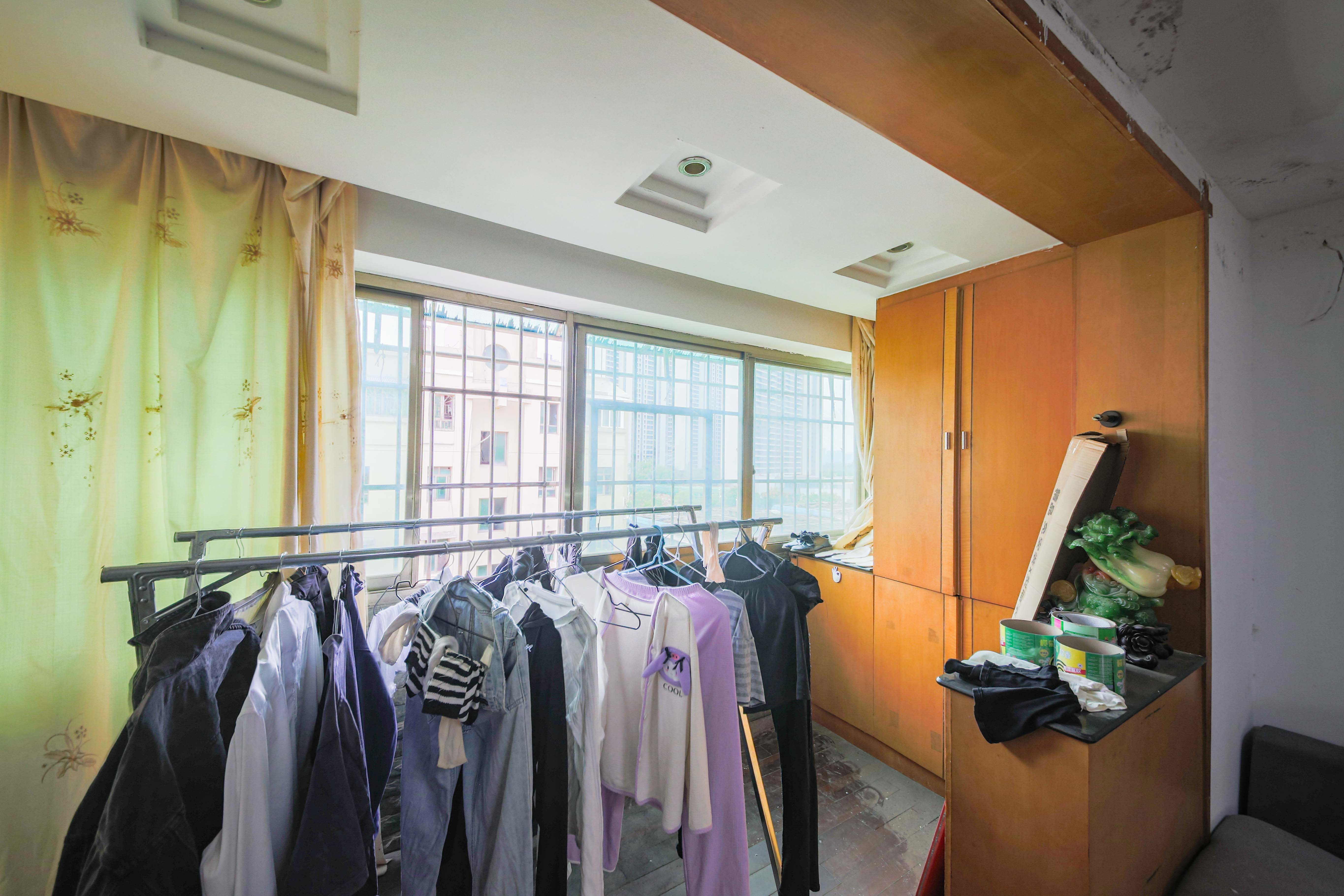 仁和家园  3室2厅1卫   74.00万阳台