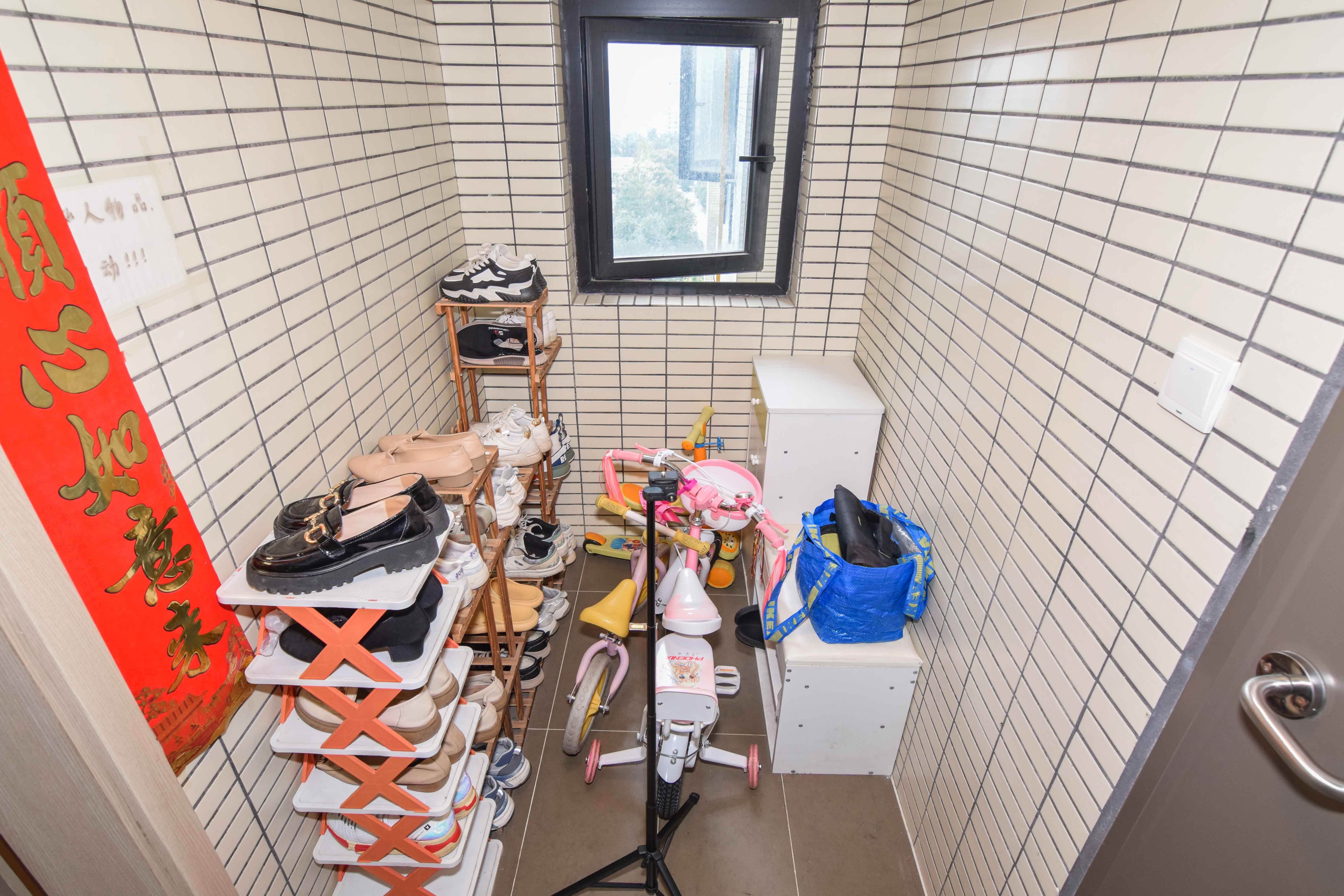时代年华  3室2厅2卫   102.00万阳台