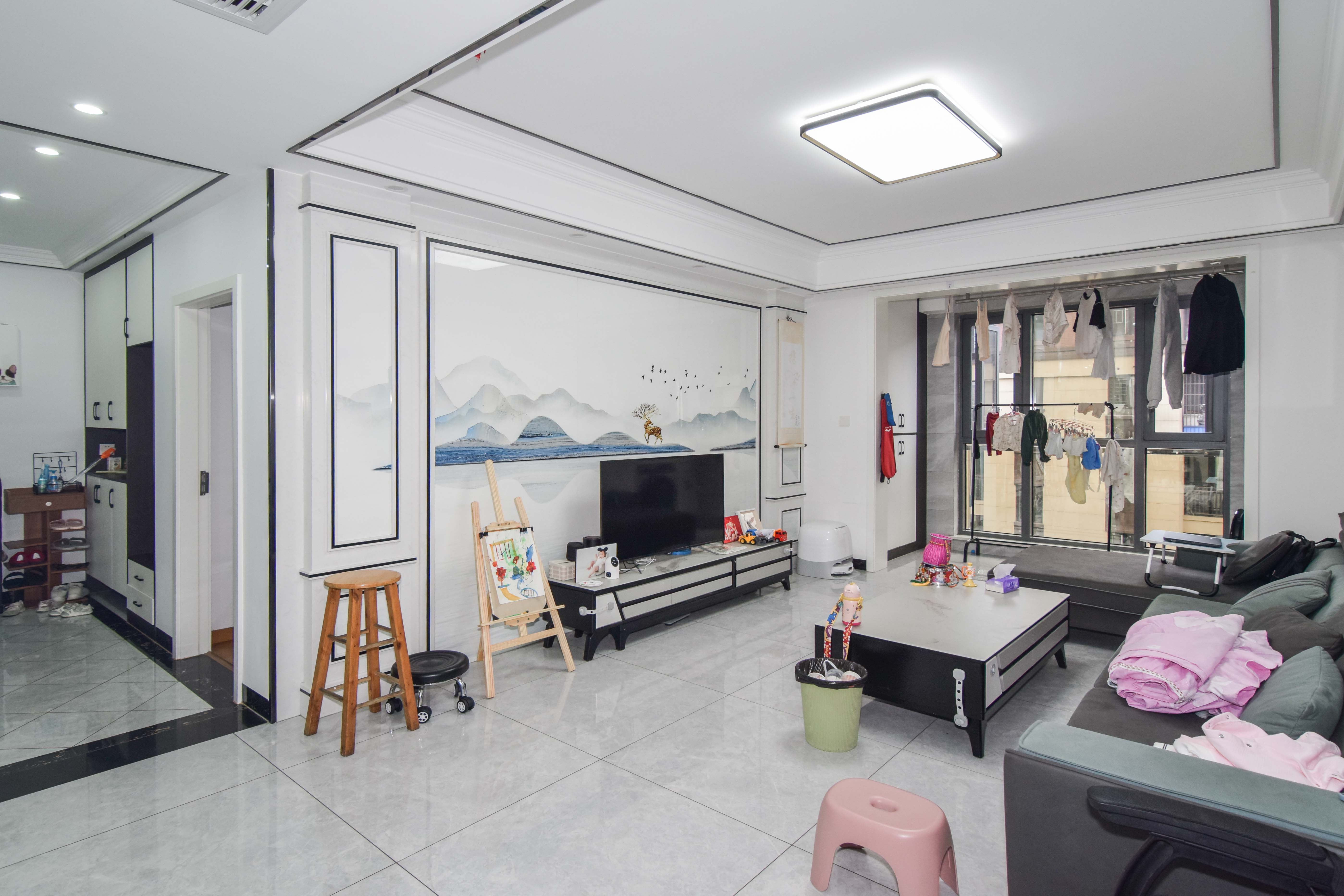 金地三千府(金地湖山樾、金地自在城) 3室2厅2卫 107.0万 金地三千府(金地湖山樾、金地自在城) 3室2厅2卫 107.0万客厅