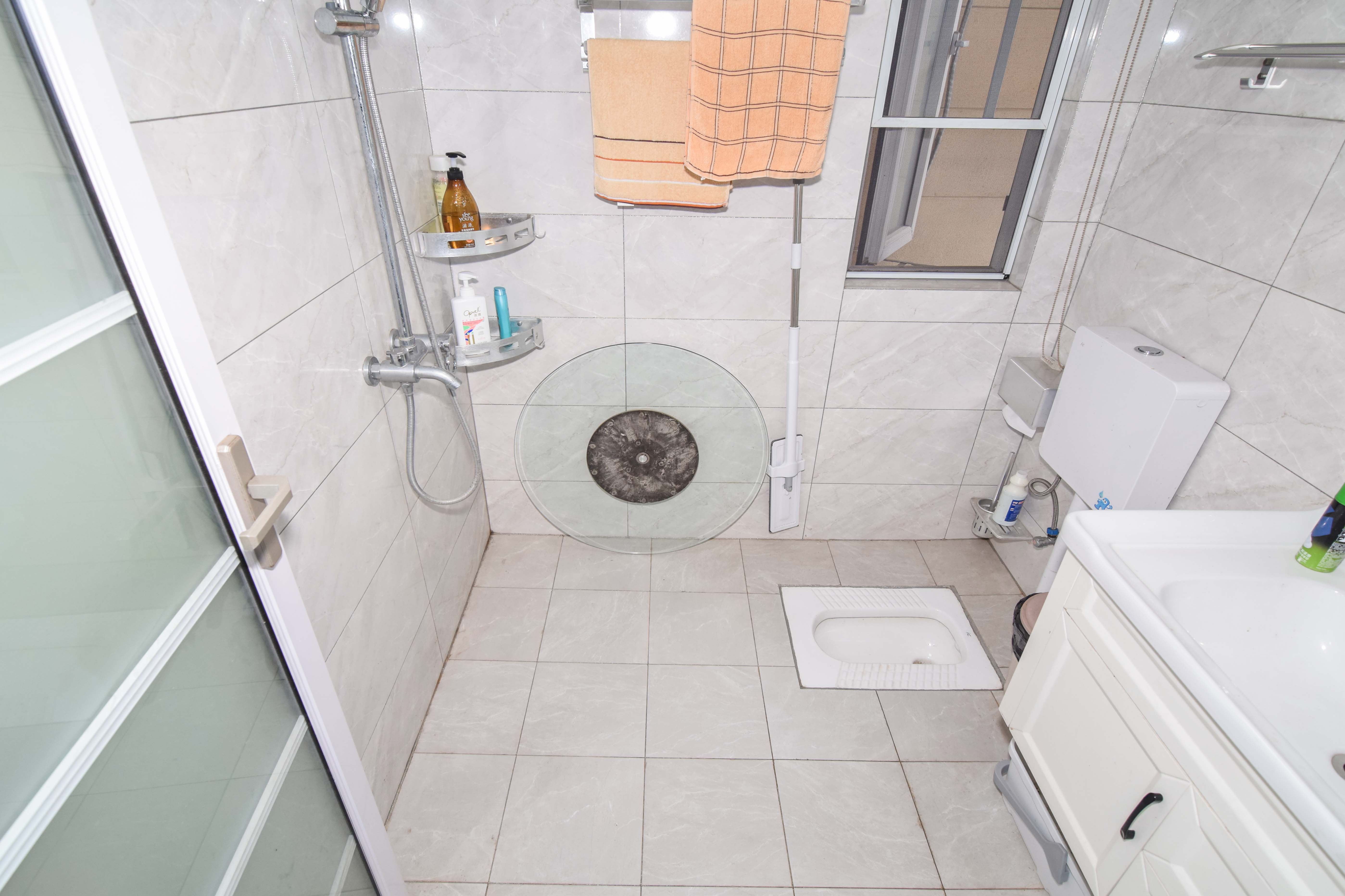 金地三千府(金地湖山樾、金地自在城) 3室2厅2卫 107.0万 金地三千府(金地湖山樾、金地自在城) 3室2厅2卫 107.0万卫生间