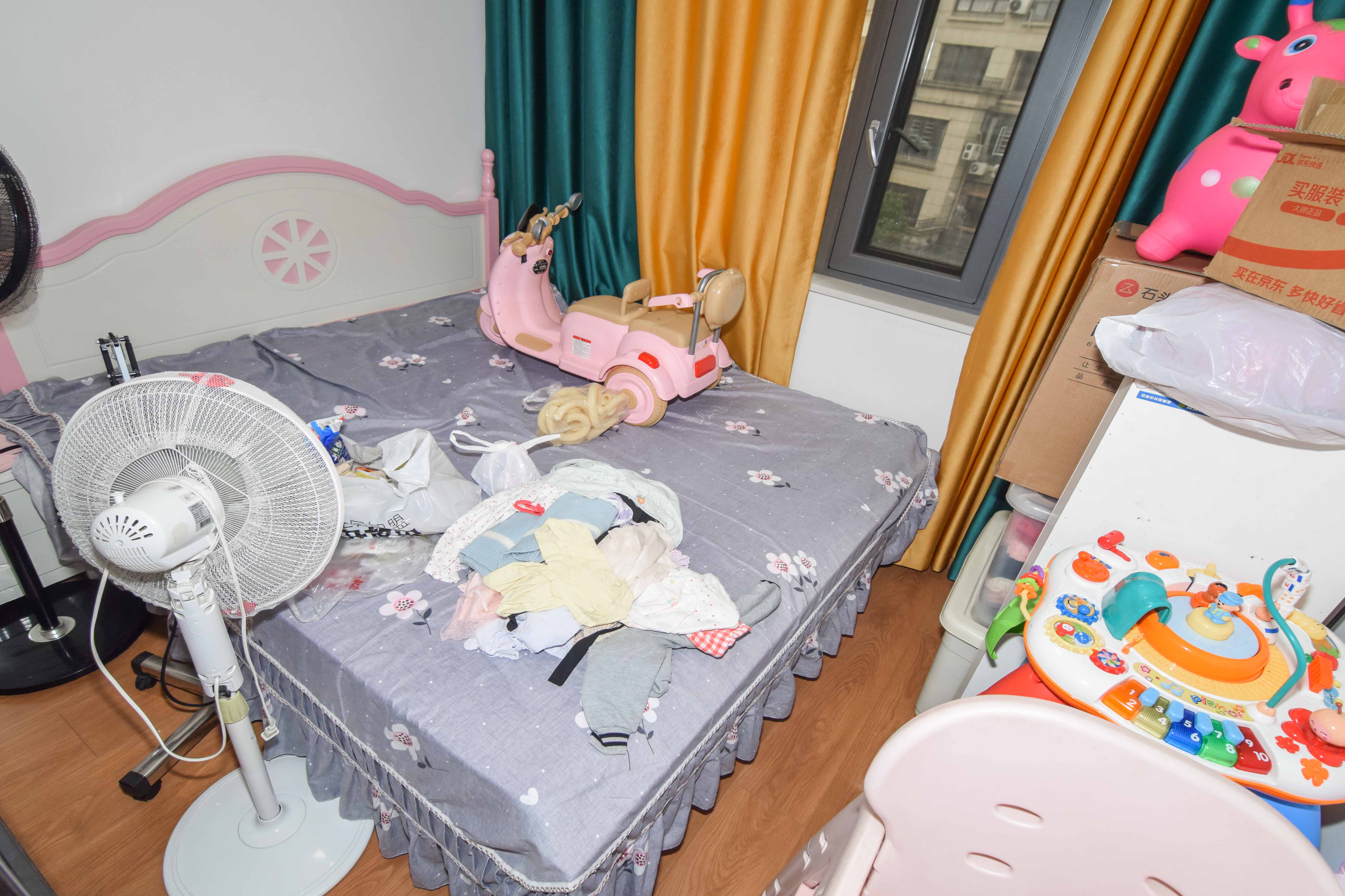 金地三千府(金地湖山樾、金地自在城) 3室2厅2卫 107.0万 金地三千府(金地湖山樾、金地自在城) 3室2厅2卫 107.0万卧室