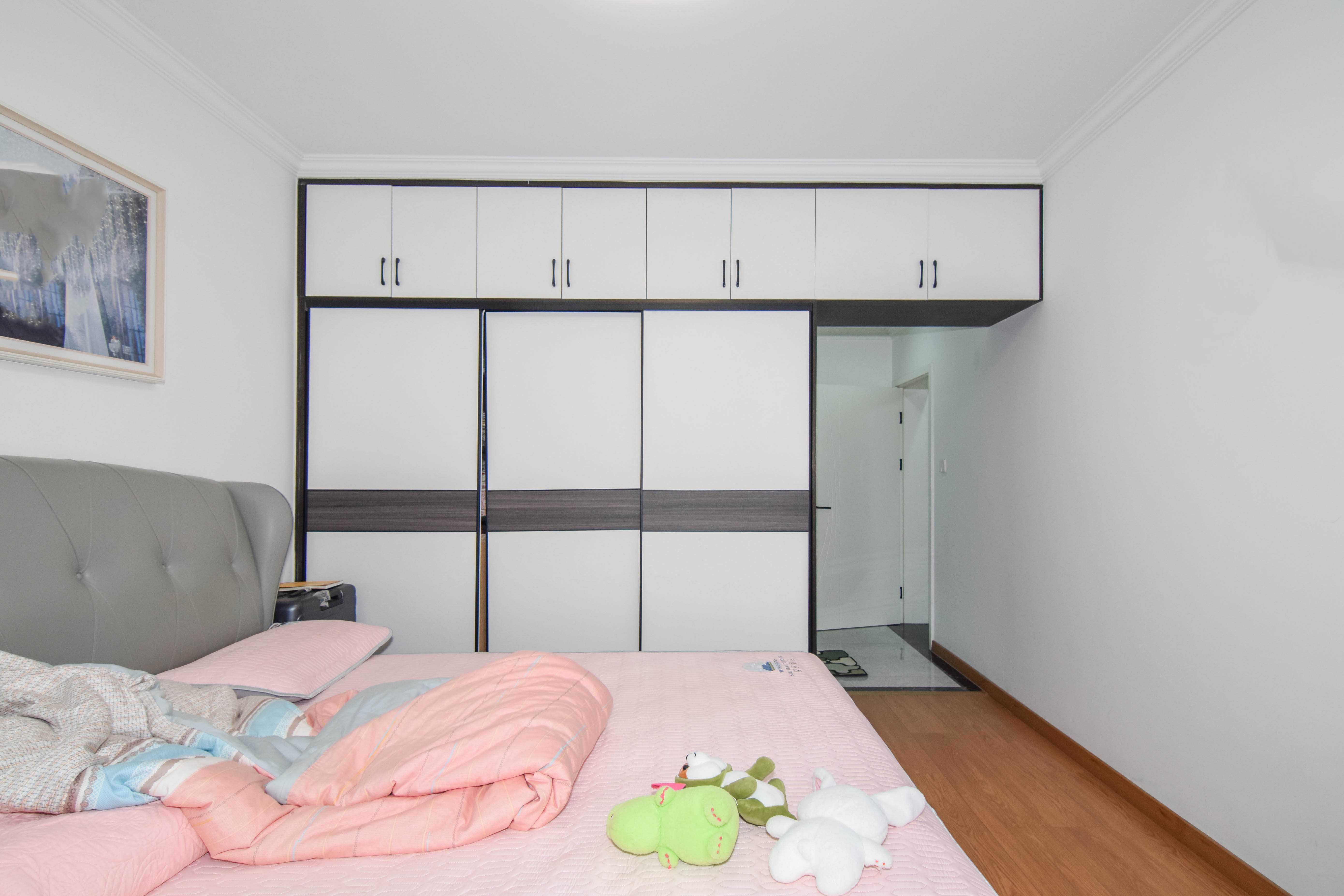 金地三千府(金地湖山樾、金地自在城) 3室2厅2卫 107.0万 金地三千府(金地湖山樾、金地自在城) 3室2厅2卫 107.0万卧室