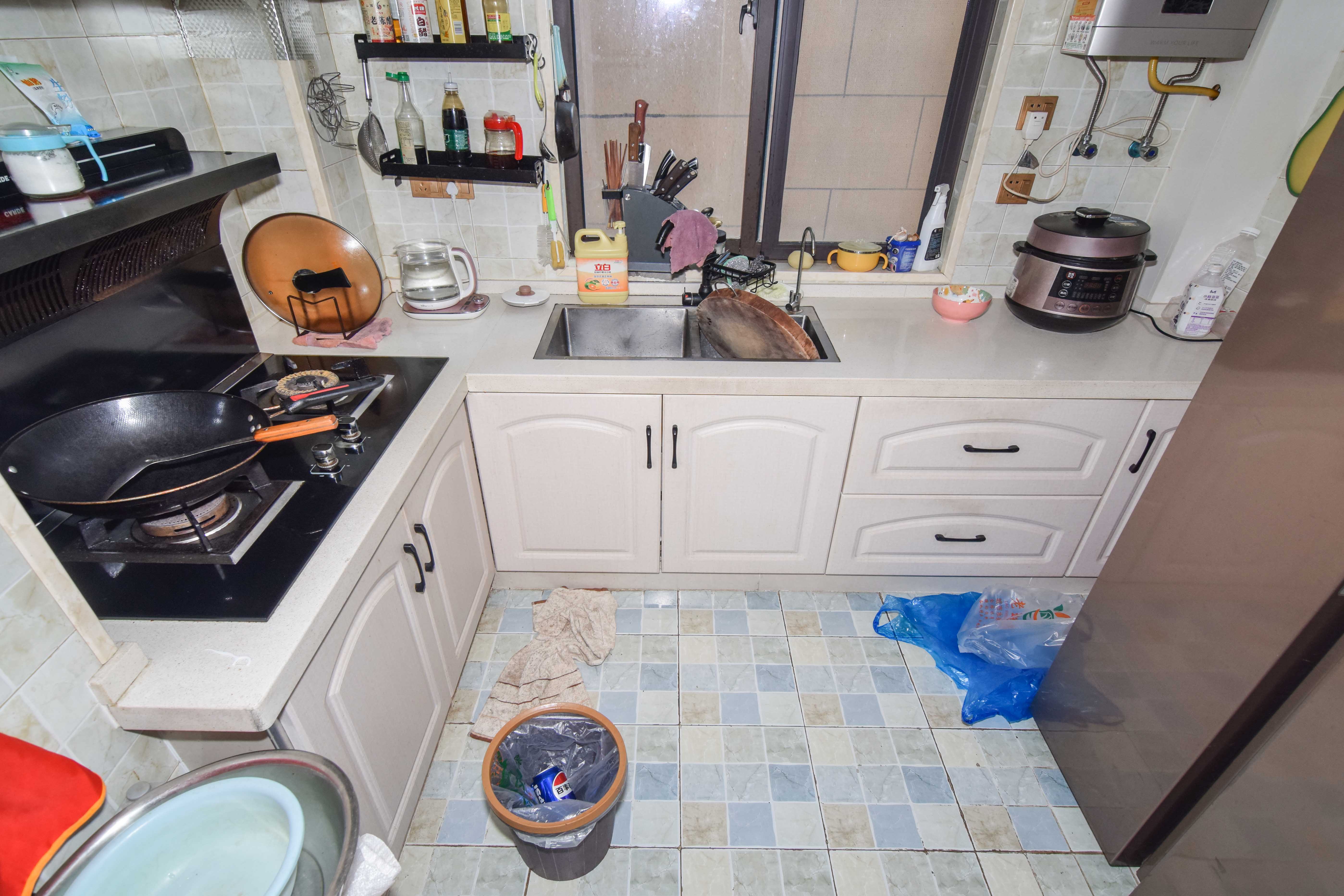 裕田奥莱小镇 3室2厅1卫 63.0万 裕田奥莱小镇 3室2厅1卫 63.0万厨房