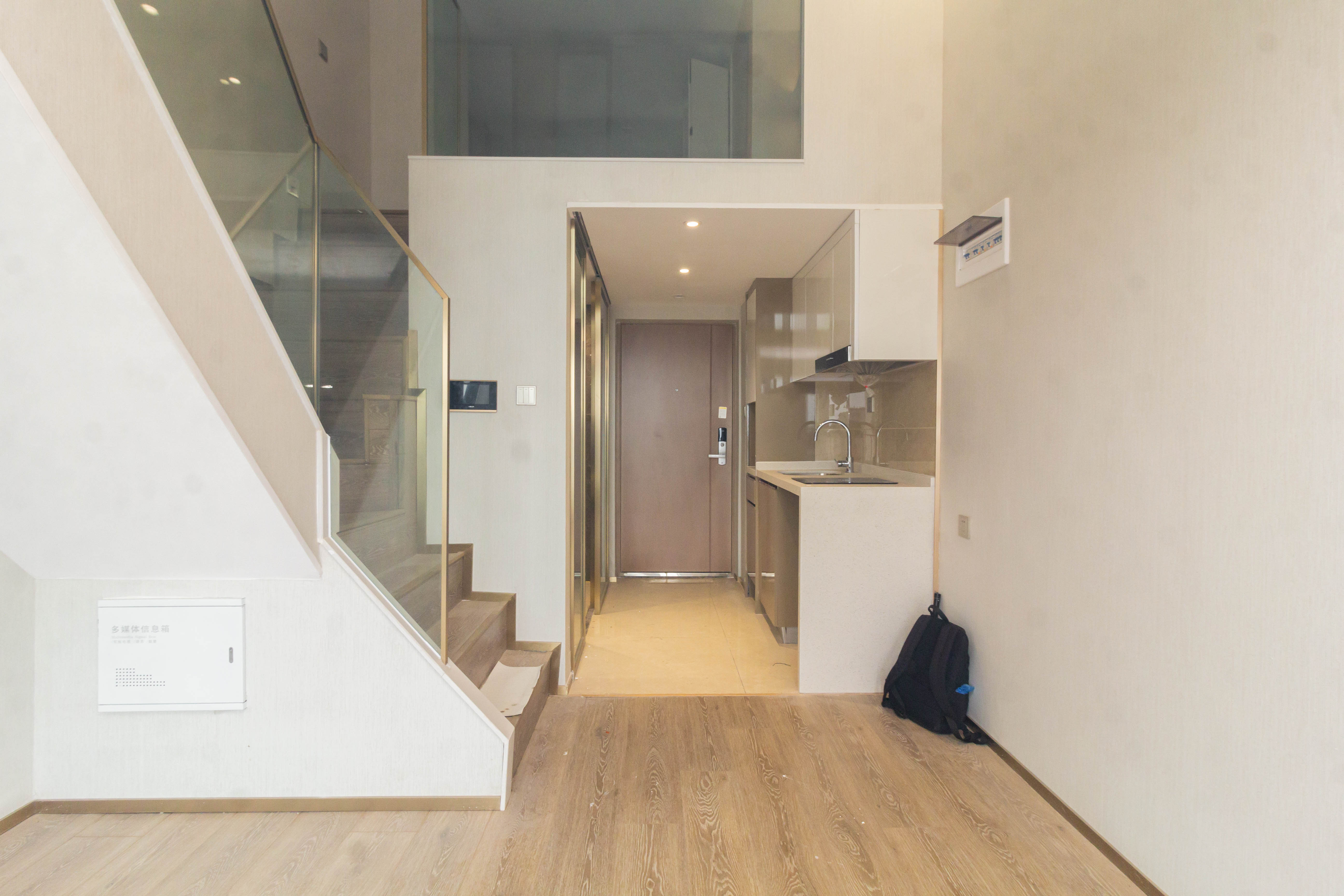 华远海蓝郡  2室1厅1卫    25.0万 华远海蓝郡  2室1厅1卫    25.0万客厅