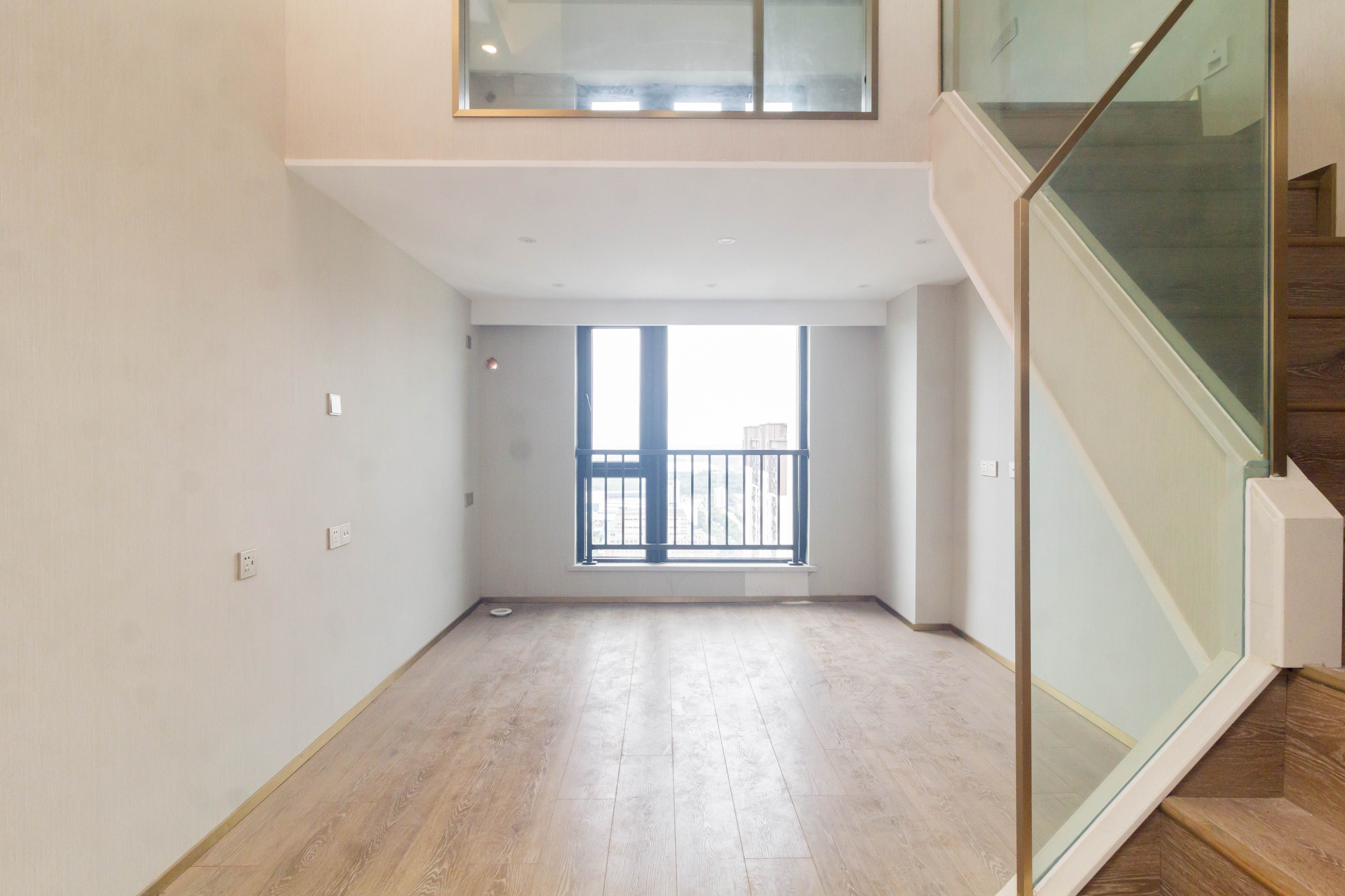 华远海蓝郡  2室1厅1卫    25.0万 华远海蓝郡  2室1厅1卫    25.0万客厅