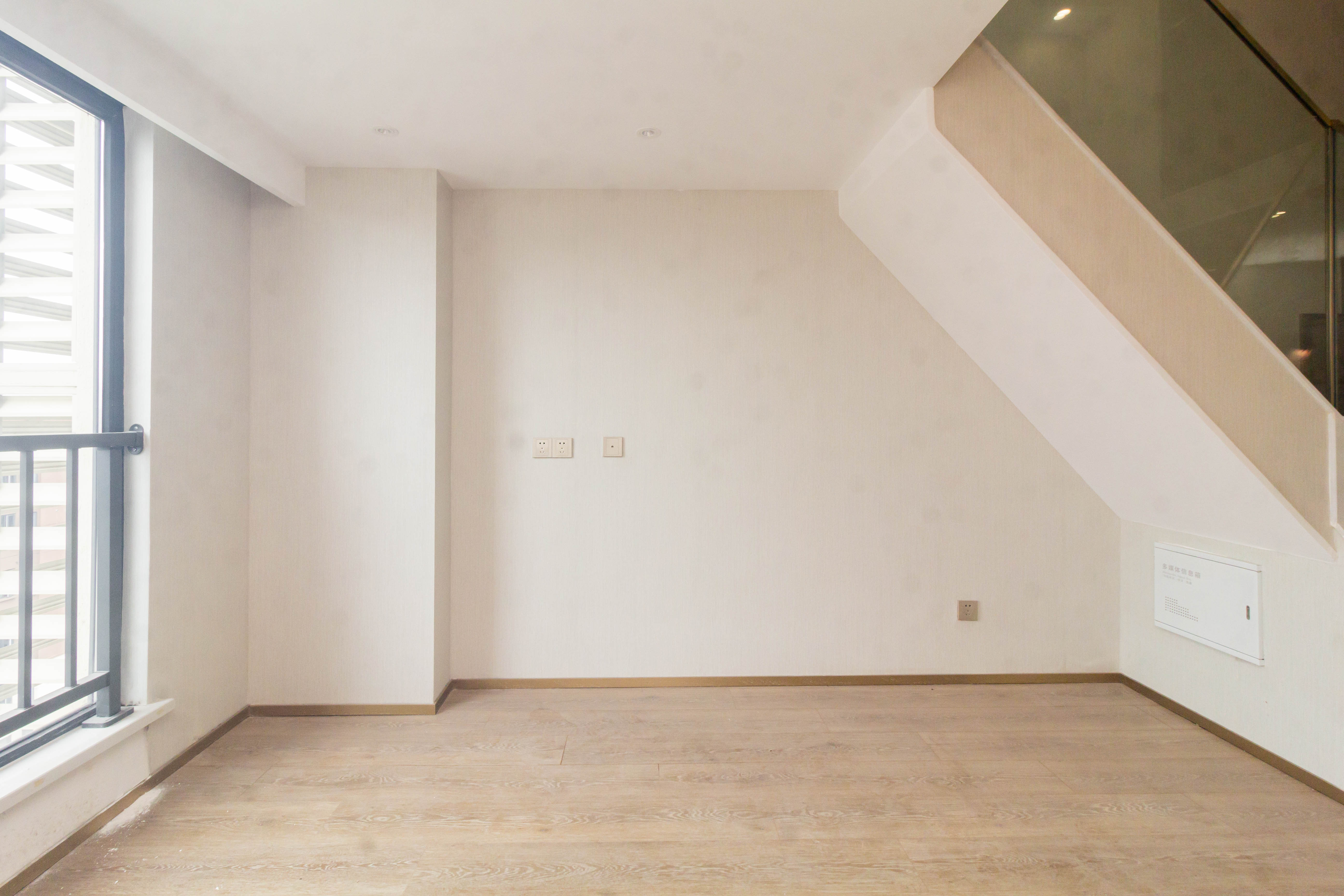 华远海蓝郡  2室1厅1卫    25.0万 华远海蓝郡  2室1厅1卫    25.0万客厅