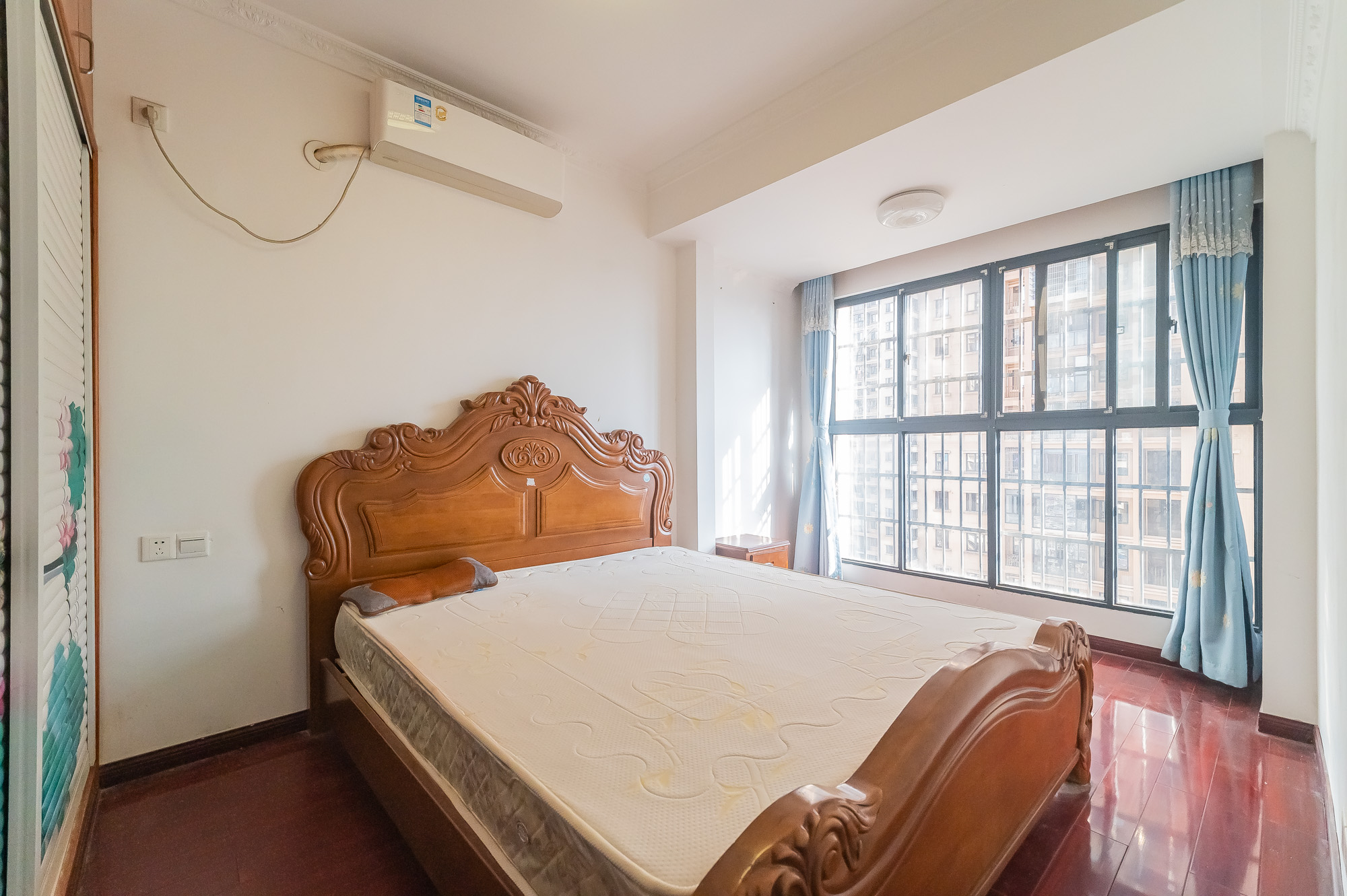 深业睿城 3室2厅1卫 59.8万 深业睿城 3室2厅1卫 59.8万卧室