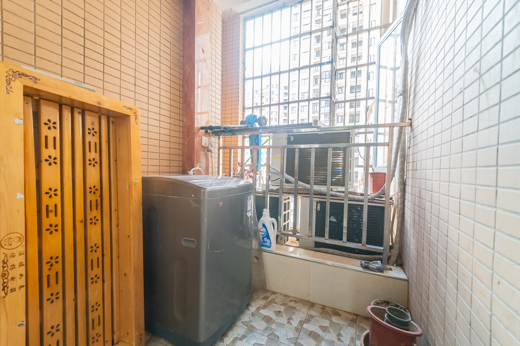 深业睿城 3室2厅1卫 59.8万 深业睿城 3室2厅1卫 59.8万阳台