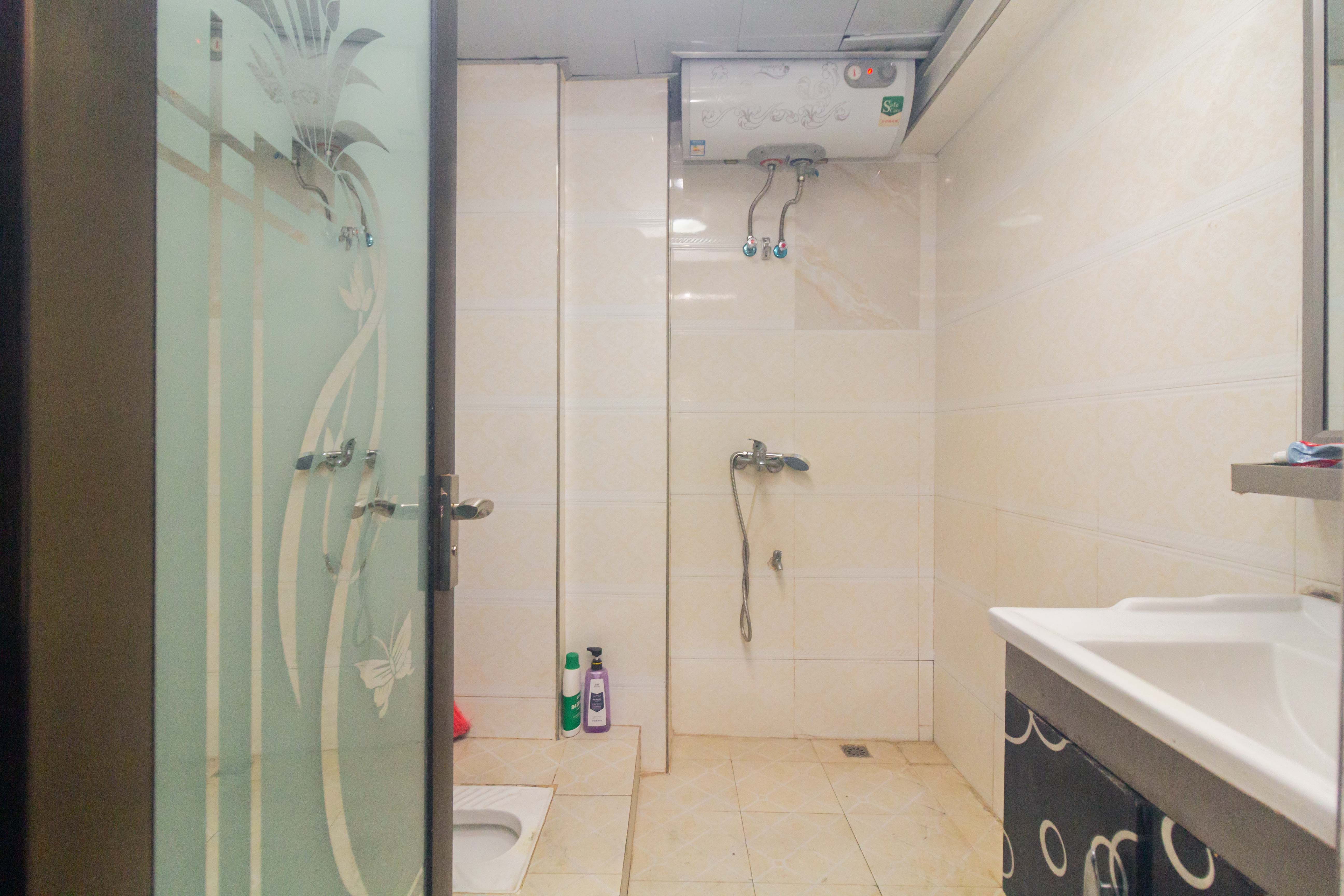 昌和商业中心/昌和国际 1室1厅1卫 29.8万 昌和商业中心/昌和国际 1室1厅1卫 29.8万卫生间