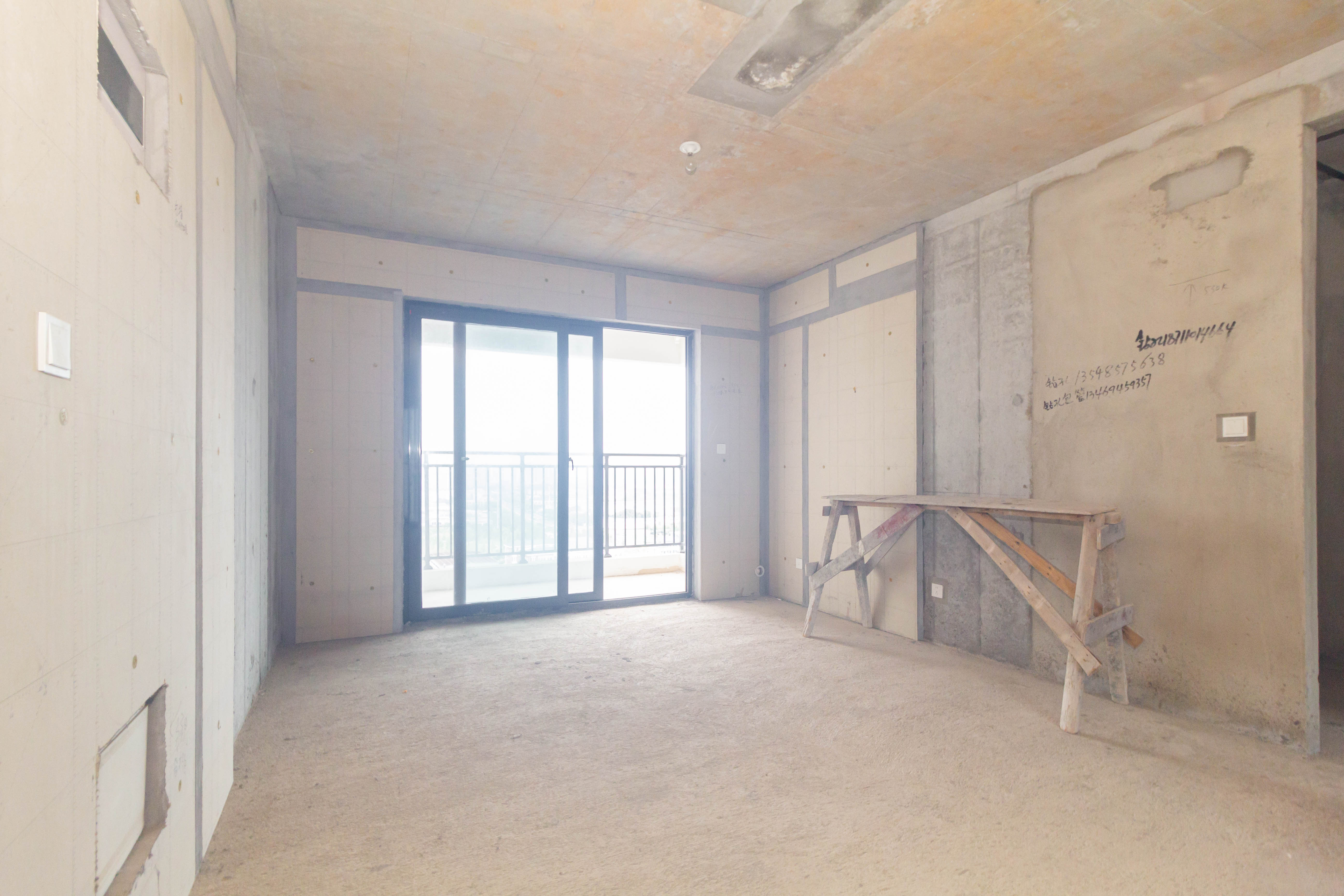 旭辉汇樾城 4室2厅2卫 95.0万 旭辉汇樾城 4室2厅2卫 95.0万客厅