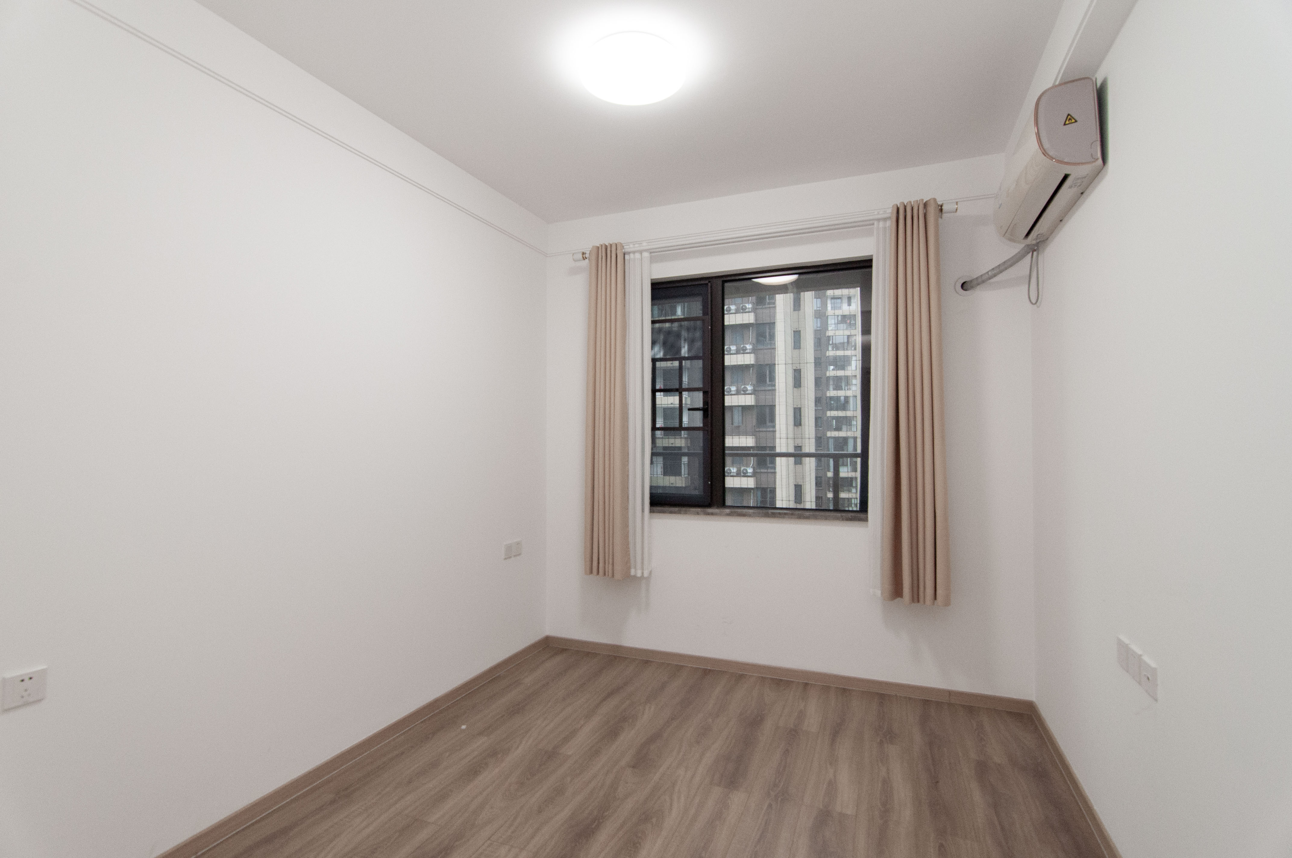 梅溪湖玺悦(新城金茂梦想玺悦) 3室2厅2卫 160.0万 梅溪湖玺悦(新城金茂梦想玺悦) 3室2厅2卫 160.0万其他