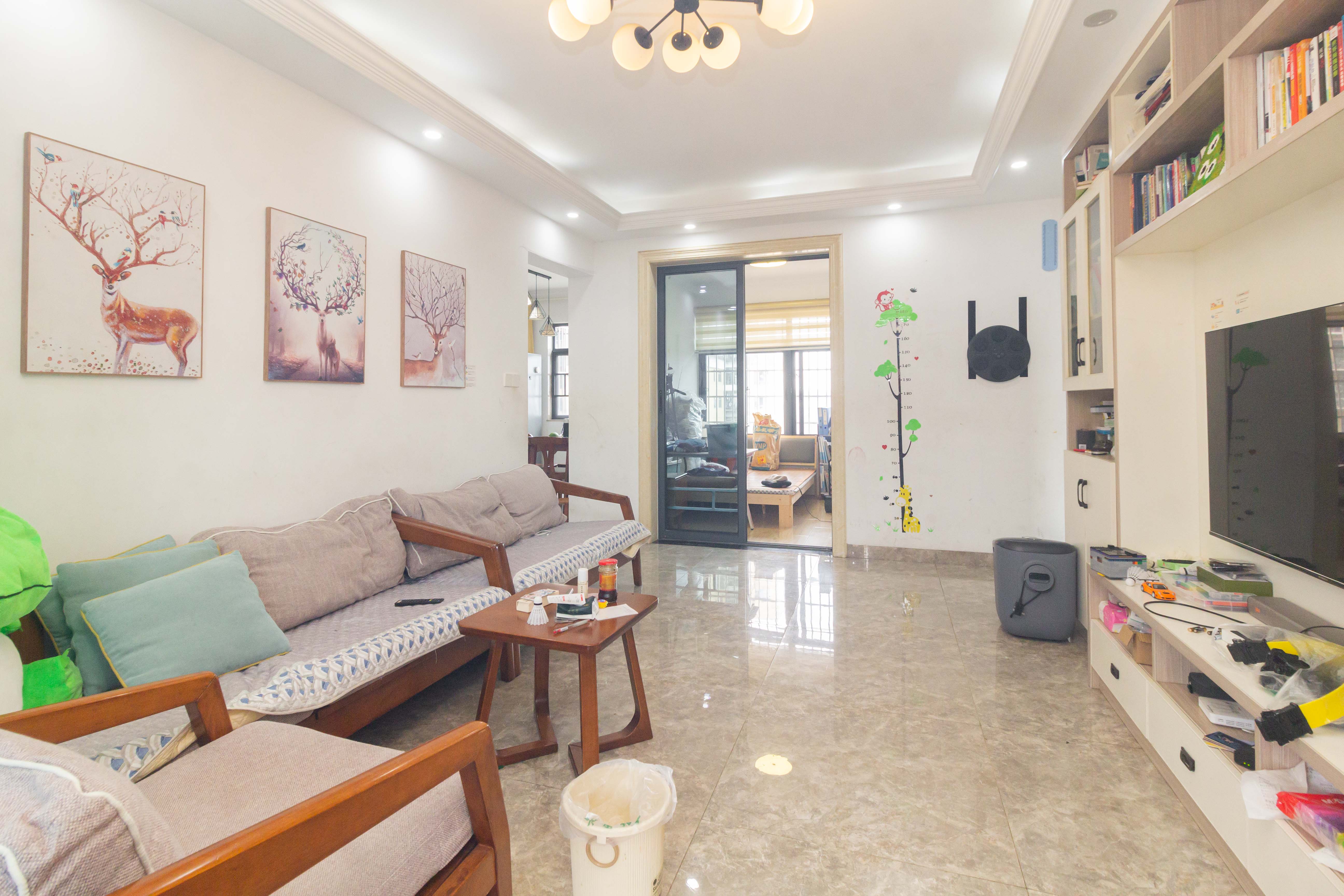 中国铁建国际城二期 3室2厅1卫 78.0万 中国铁建国际城二期 3室2厅1卫 78.0万客厅