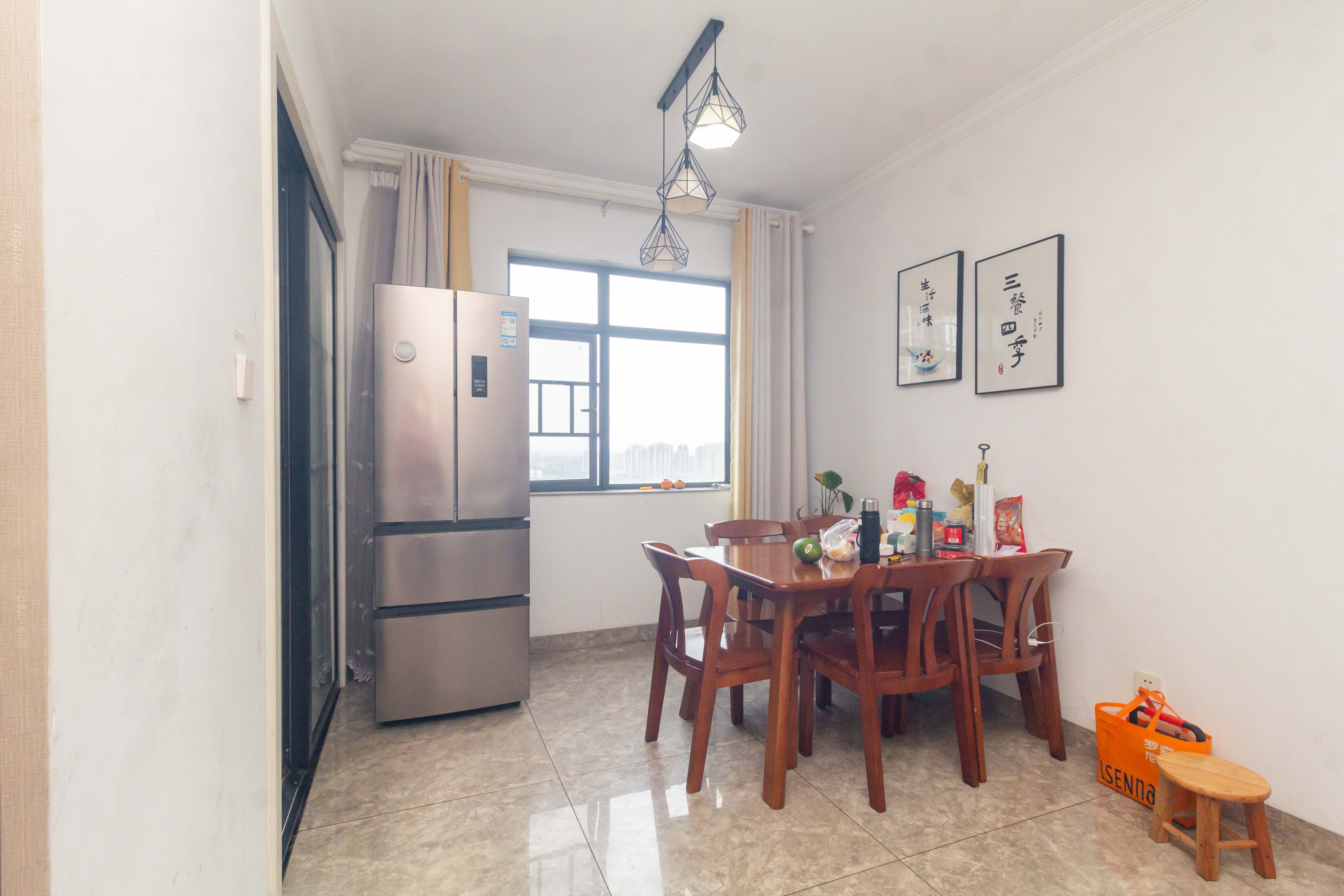 中国铁建国际城二期 3室2厅1卫 78.0万 中国铁建国际城二期 3室2厅1卫 78.0万客厅