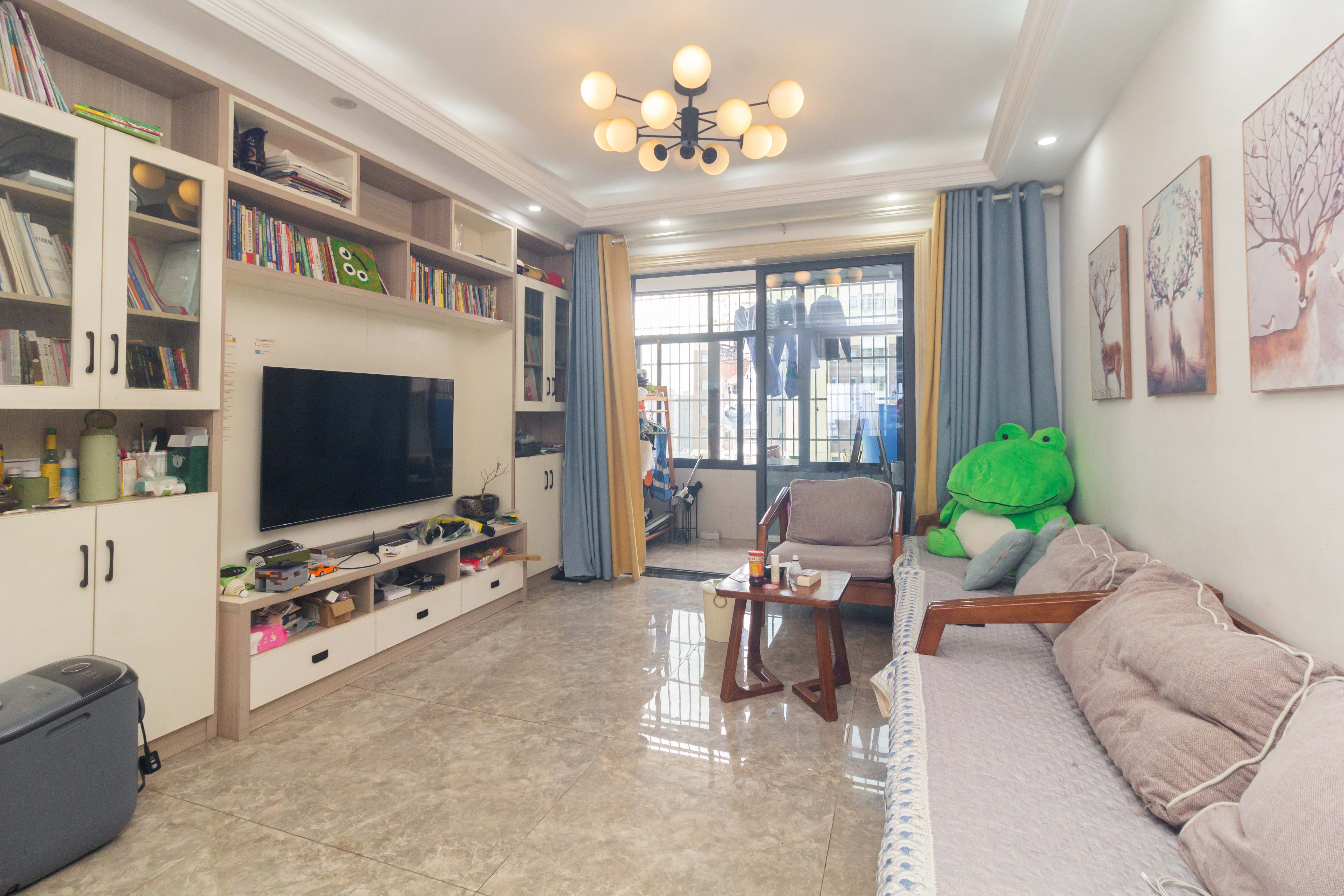 中国铁建国际城二期 3室2厅1卫 78.0万 中国铁建国际城二期 3室2厅1卫 78.0万客厅