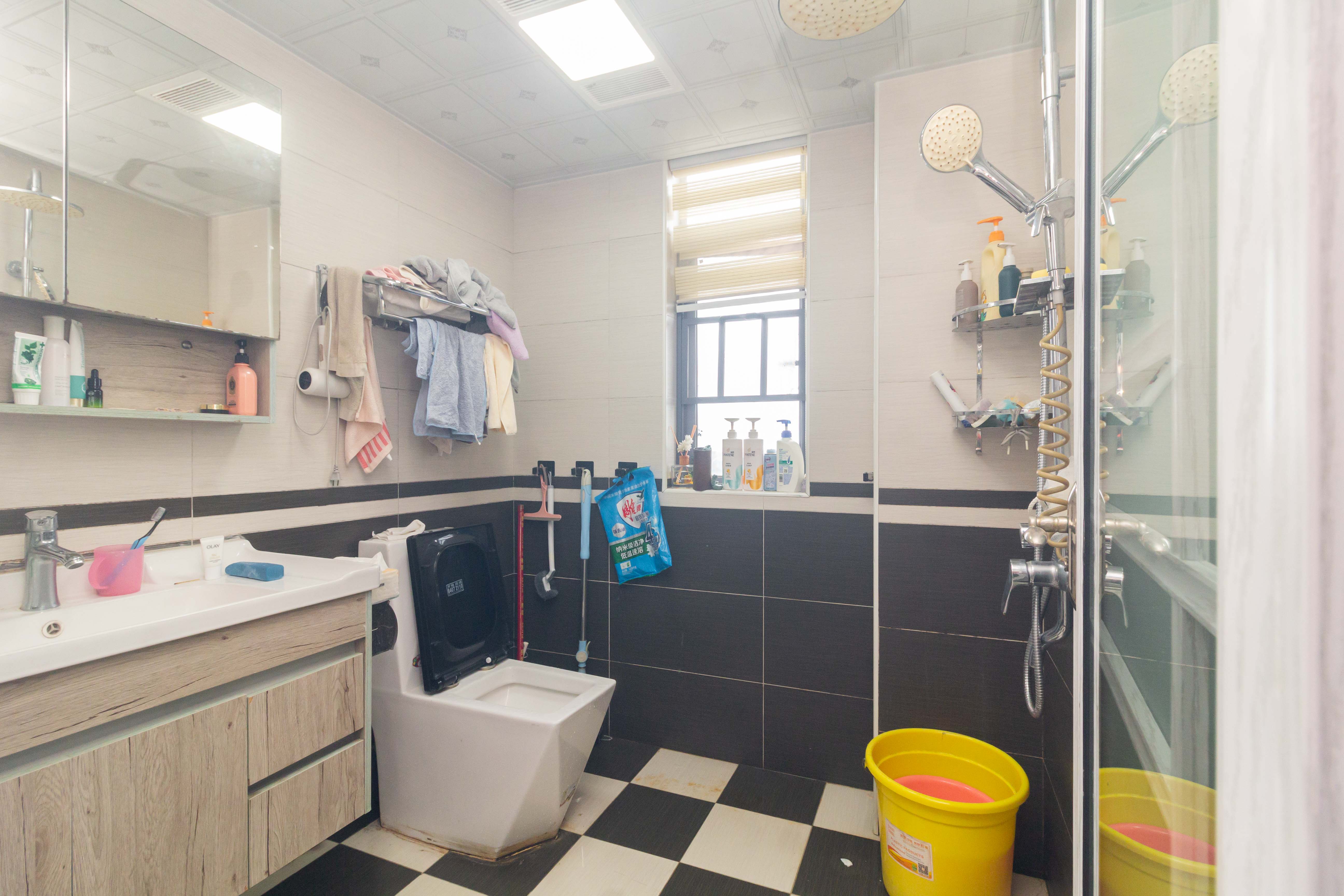 中国铁建国际城二期 3室2厅1卫 78.0万 中国铁建国际城二期 3室2厅1卫 78.0万卫生间