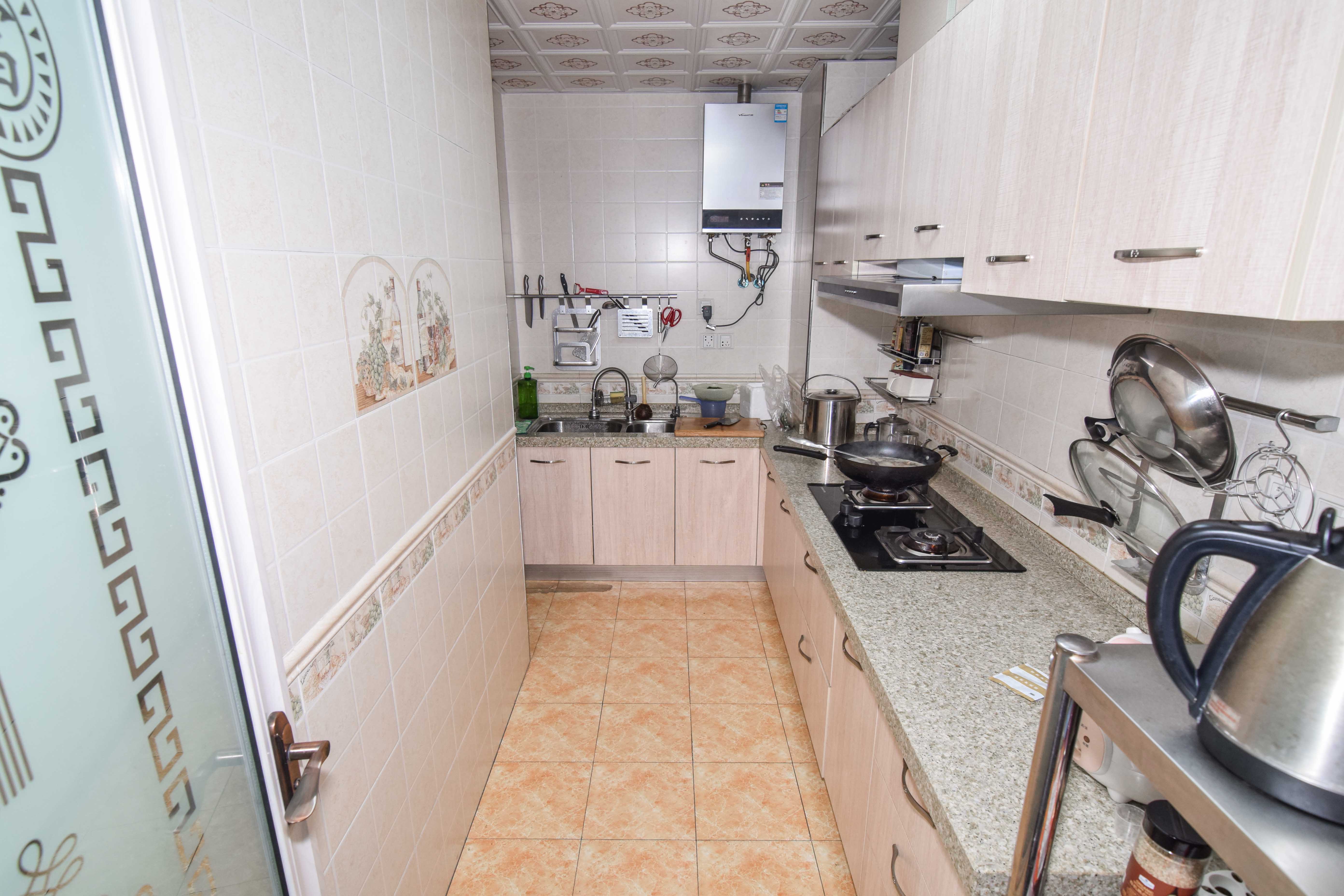 勤诚达新界 3室2厅2卫 110.0万 勤诚达新界 3室2厅2卫 110.0万厨房