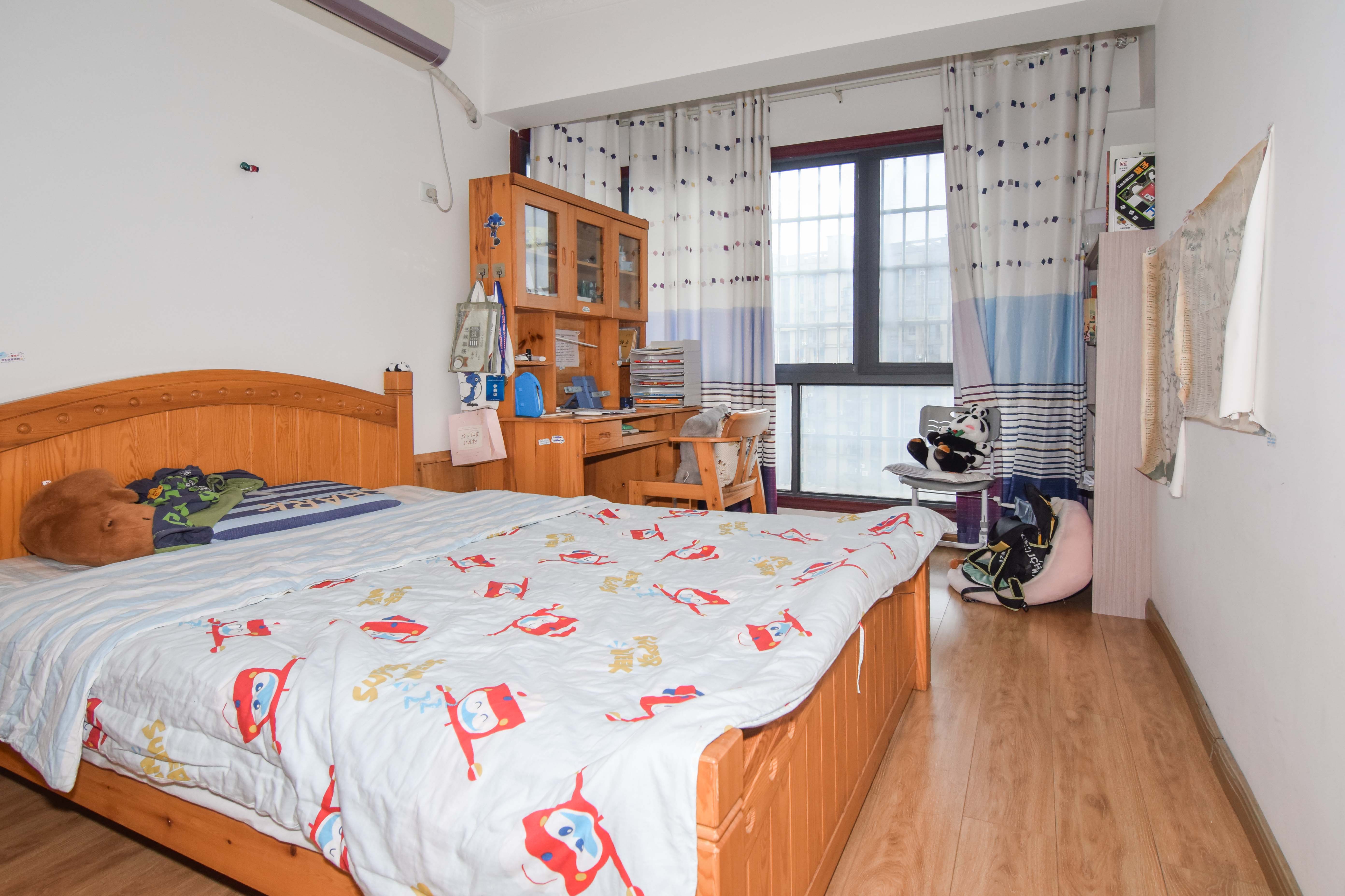 勤诚达新界 3室2厅2卫 110.0万 勤诚达新界 3室2厅2卫 110.0万卧室