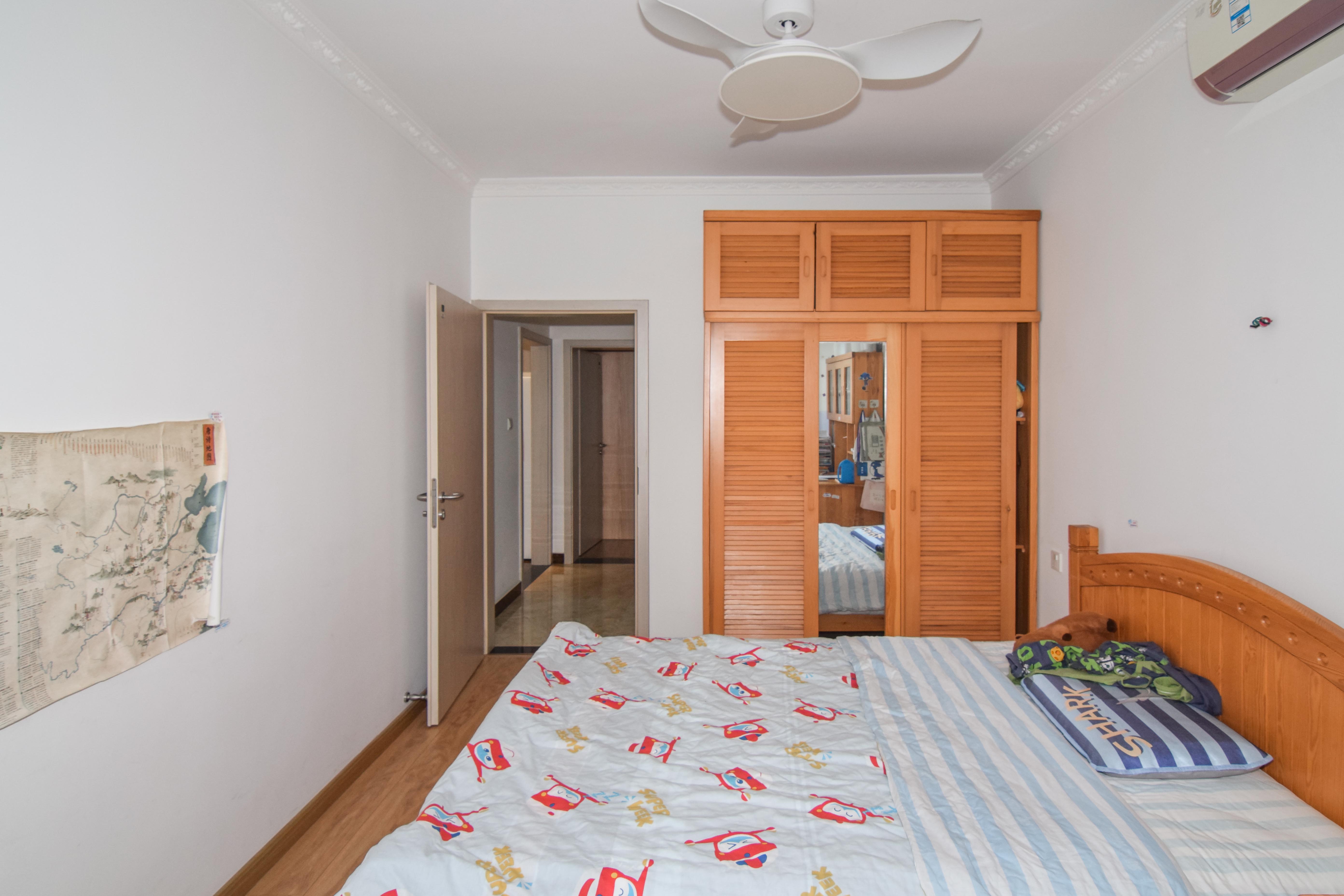 勤诚达新界 3室2厅2卫 110.0万 勤诚达新界 3室2厅2卫 110.0万卧室