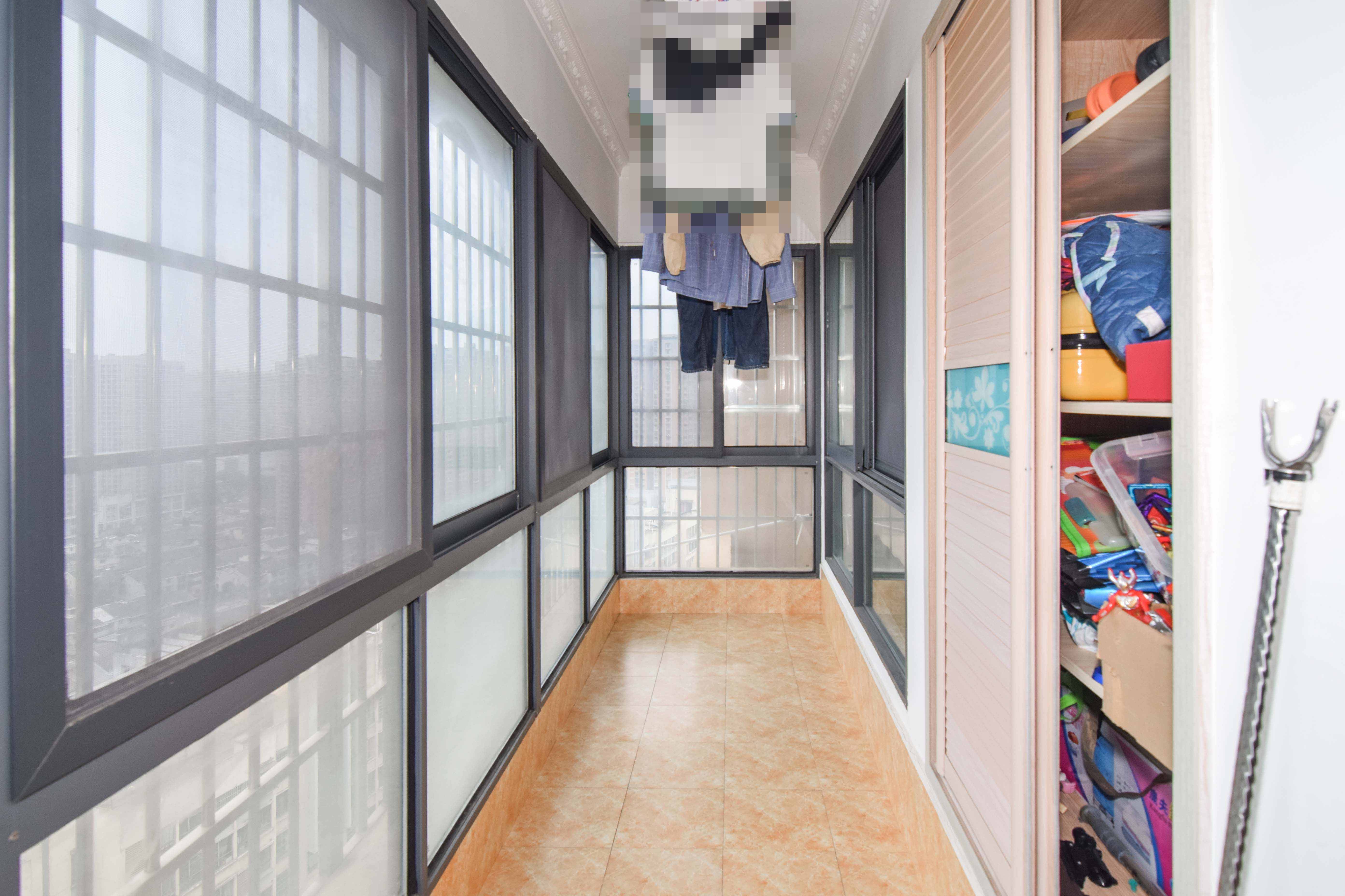 勤诚达新界 3室2厅2卫 110.0万 勤诚达新界 3室2厅2卫 110.0万阳台