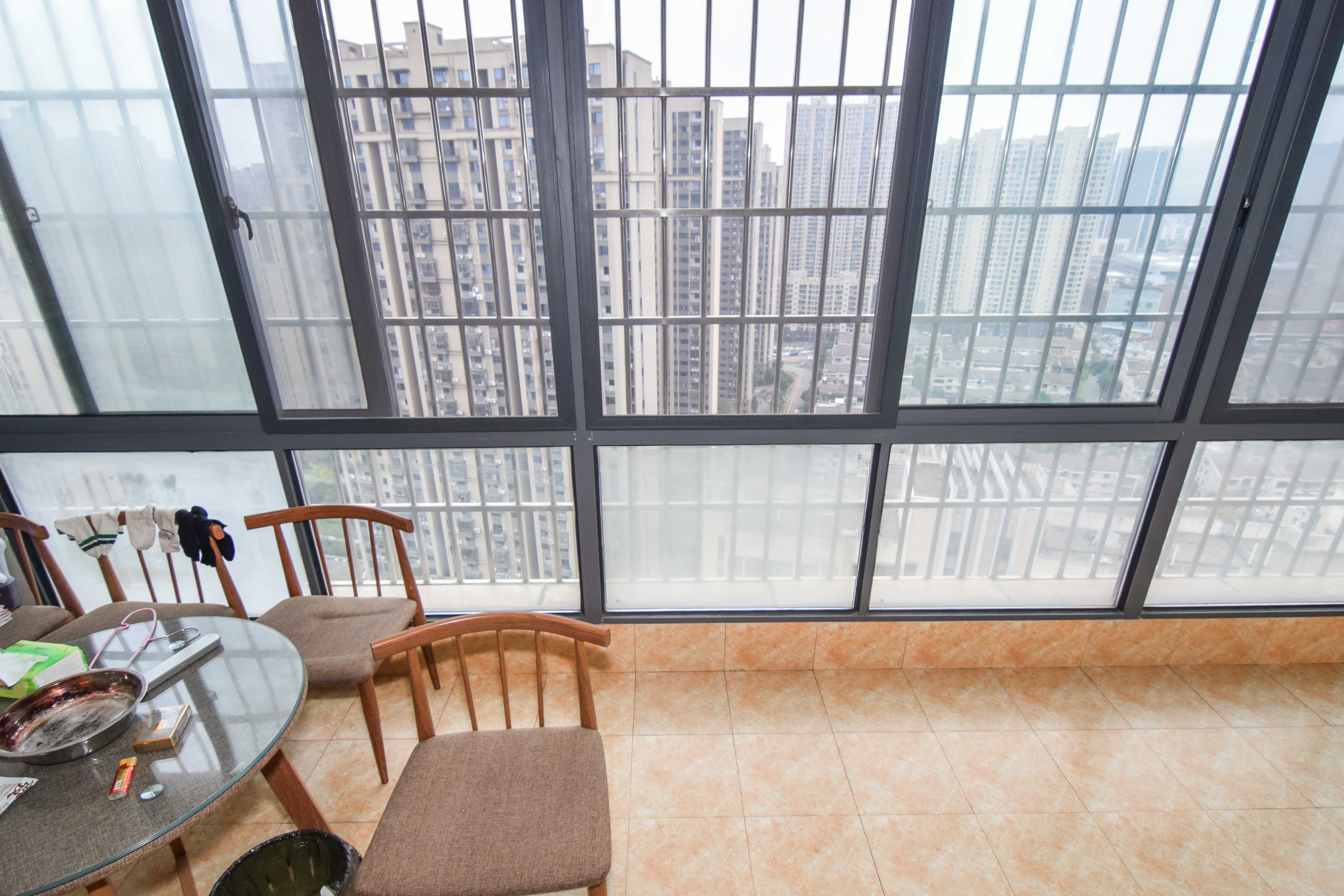 勤诚达新界 3室2厅2卫 110.0万 勤诚达新界 3室2厅2卫 110.0万阳台