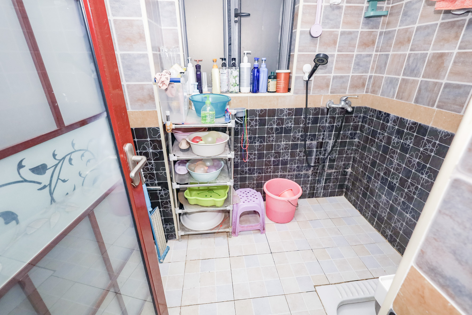 八方小区C区  3室2厅2卫   329.00万卫生间