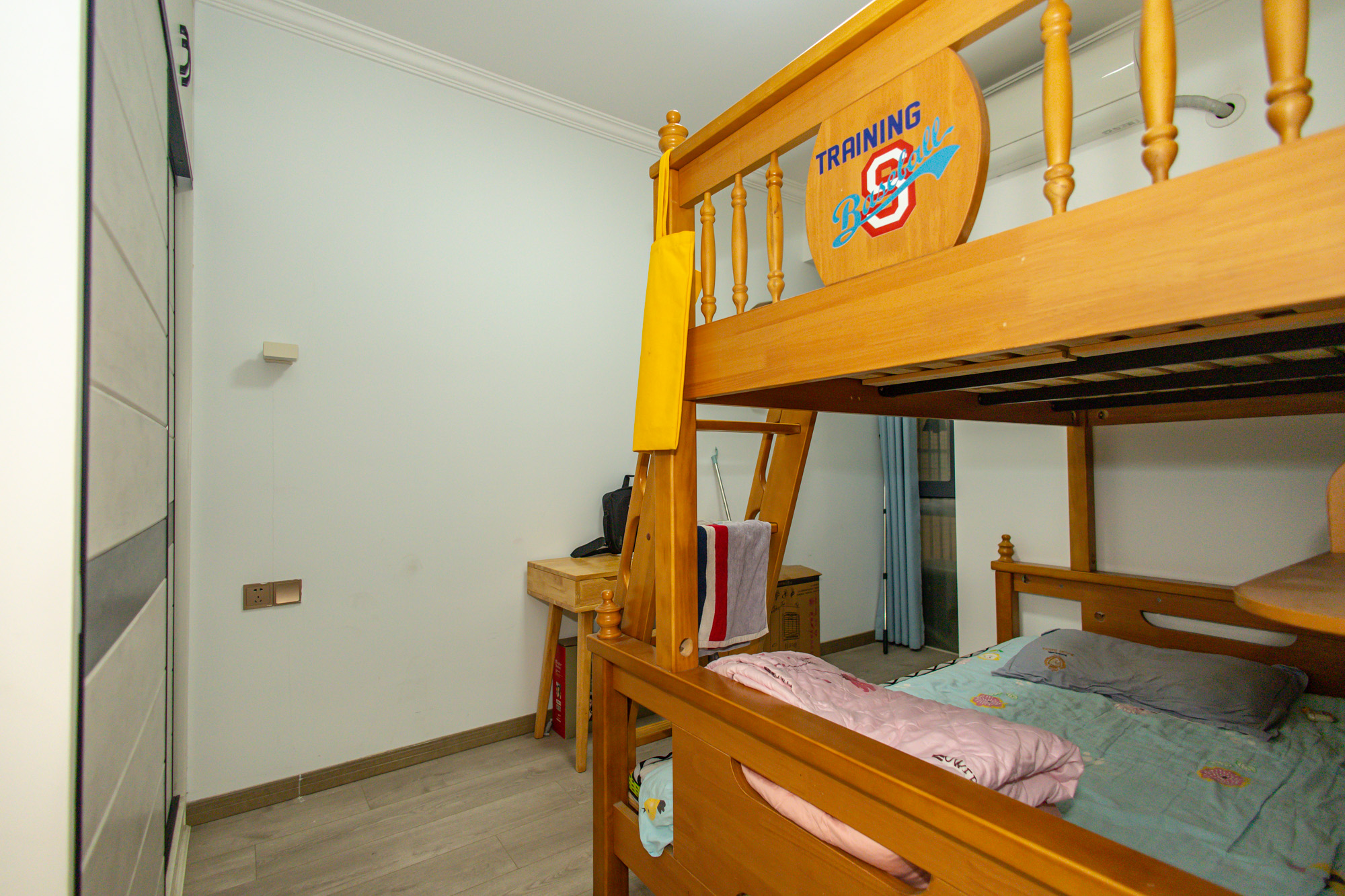 广华国际公馆（广华大厦）  2室2厅1卫    46.8万卧室