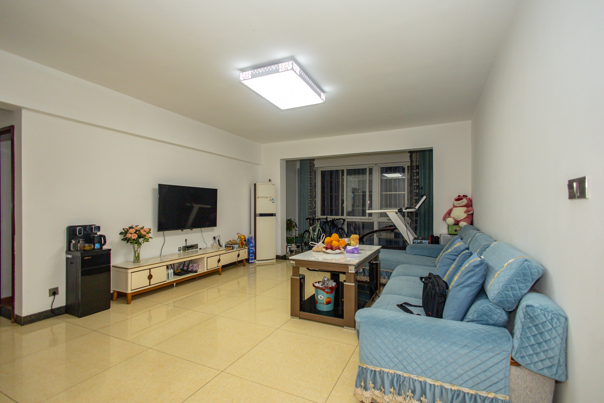 彩都公寓 3室2厅1卫 76.00万 彩都公寓 3室2厅1卫 76.00万客厅