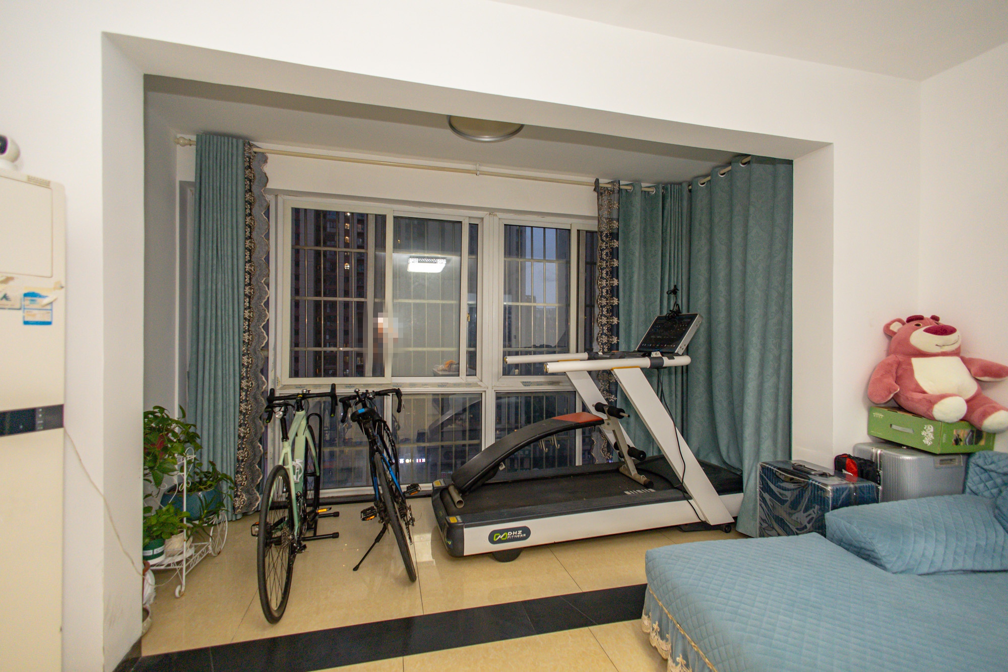 彩都公寓 3室2厅1卫 76.00万 彩都公寓 3室2厅1卫 76.00万阳台