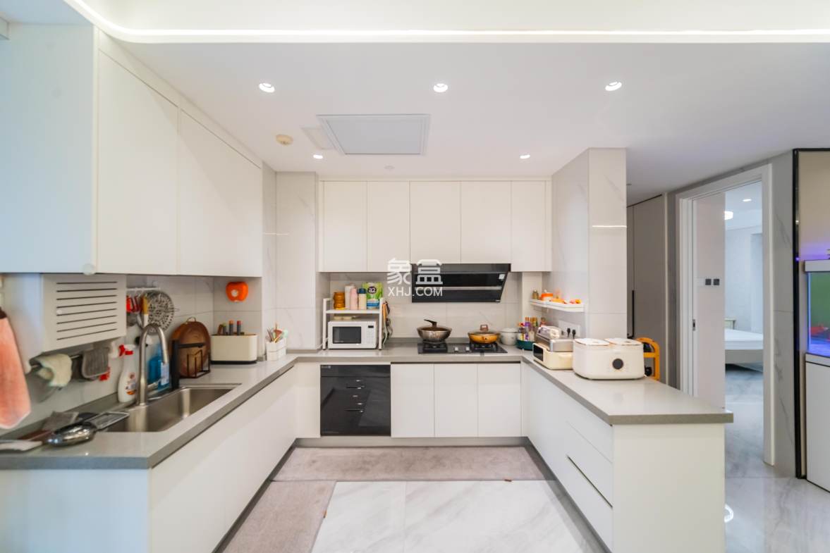 明昇壹城(明昇时代广场)二期  5室2厅2卫    358.0万 明昇壹城(明昇时代广场)二期  5室2厅2卫    358.0万厨房