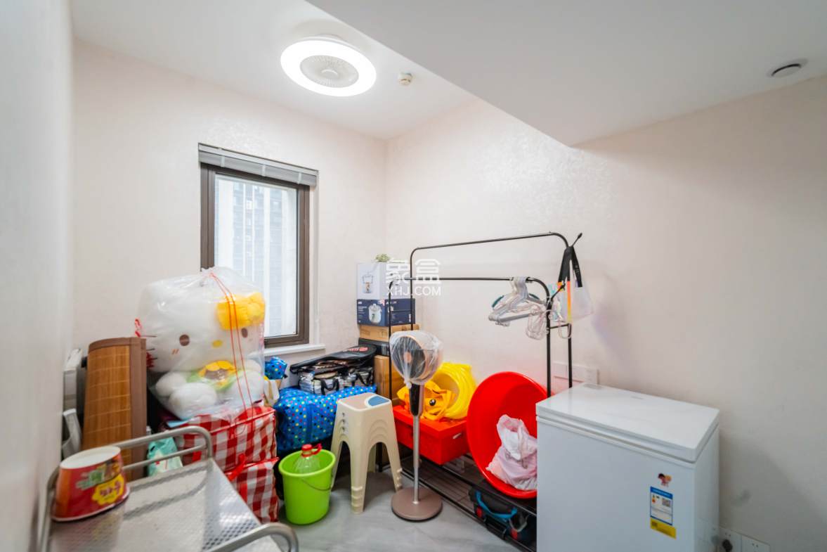 明昇壹城(明昇时代广场)二期  5室2厅2卫    358.0万 明昇壹城(明昇时代广场)二期  5室2厅2卫    358.0万卧室