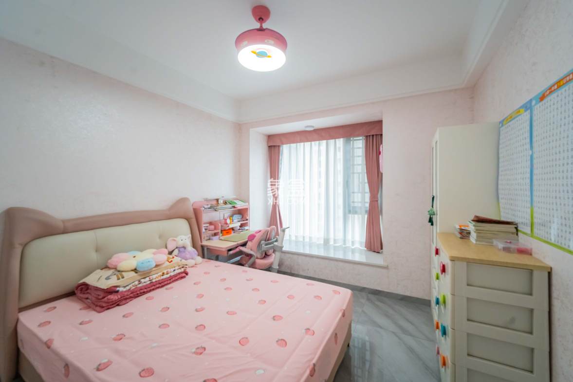 明昇壹城(明昇时代广场)二期  5室2厅2卫    358.0万 明昇壹城(明昇时代广场)二期  5室2厅2卫    358.0万卧室