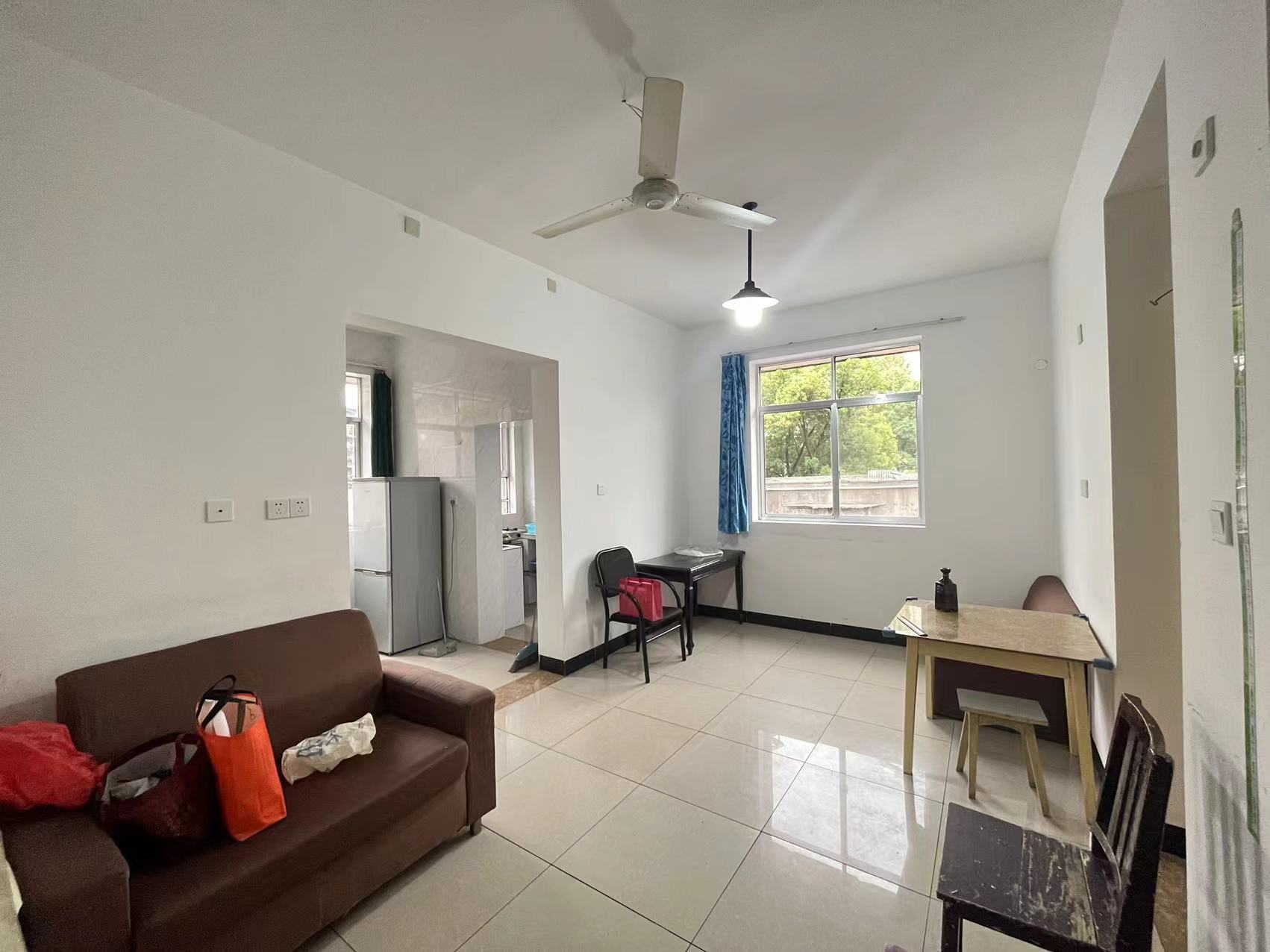 花园二村 2室2厅1卫 28.0万 花园二村 2室2厅1卫 28.0万室内图