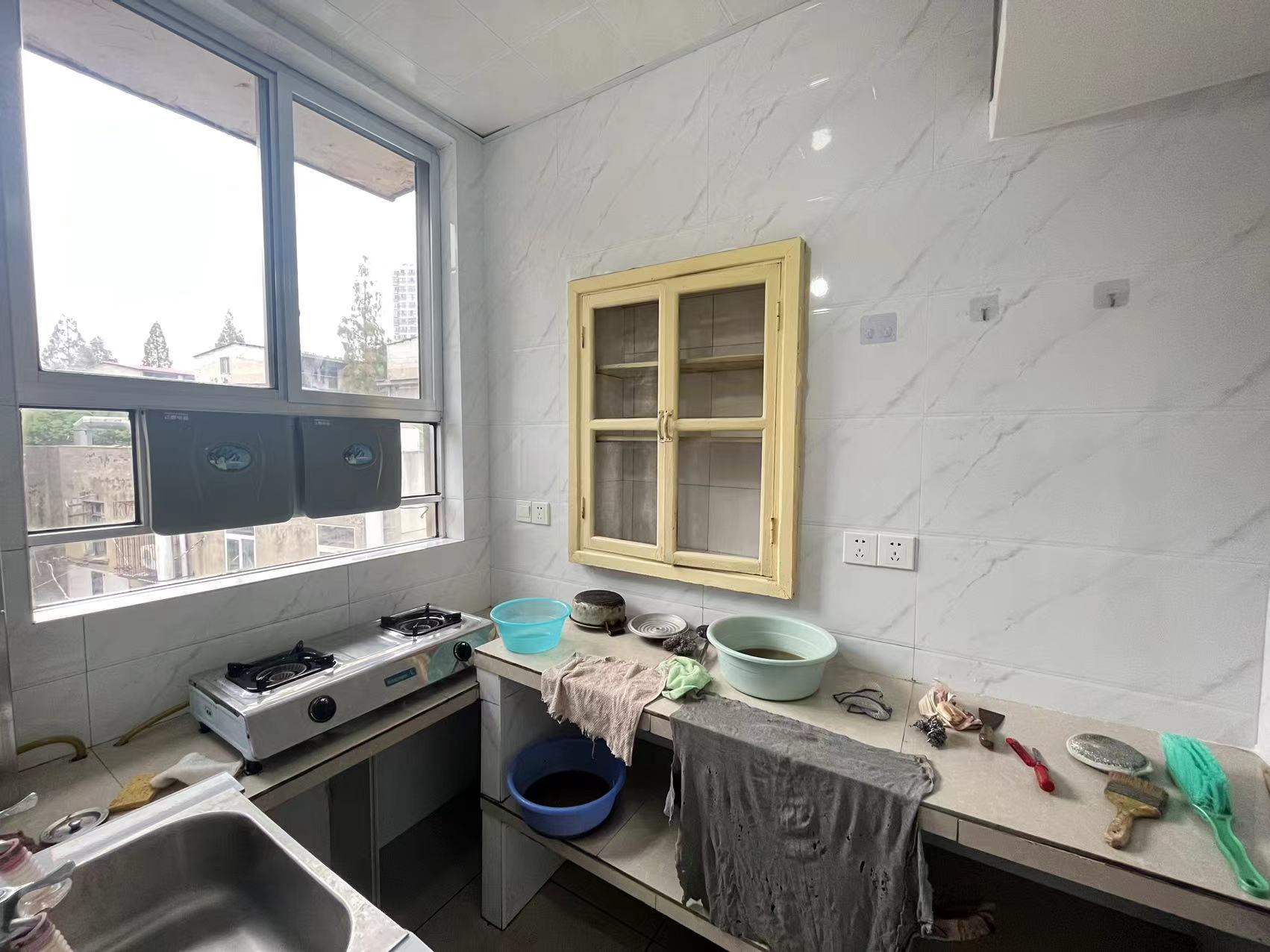 花园二村 2室2厅1卫 28.0万 花园二村 2室2厅1卫 28.0万室内图