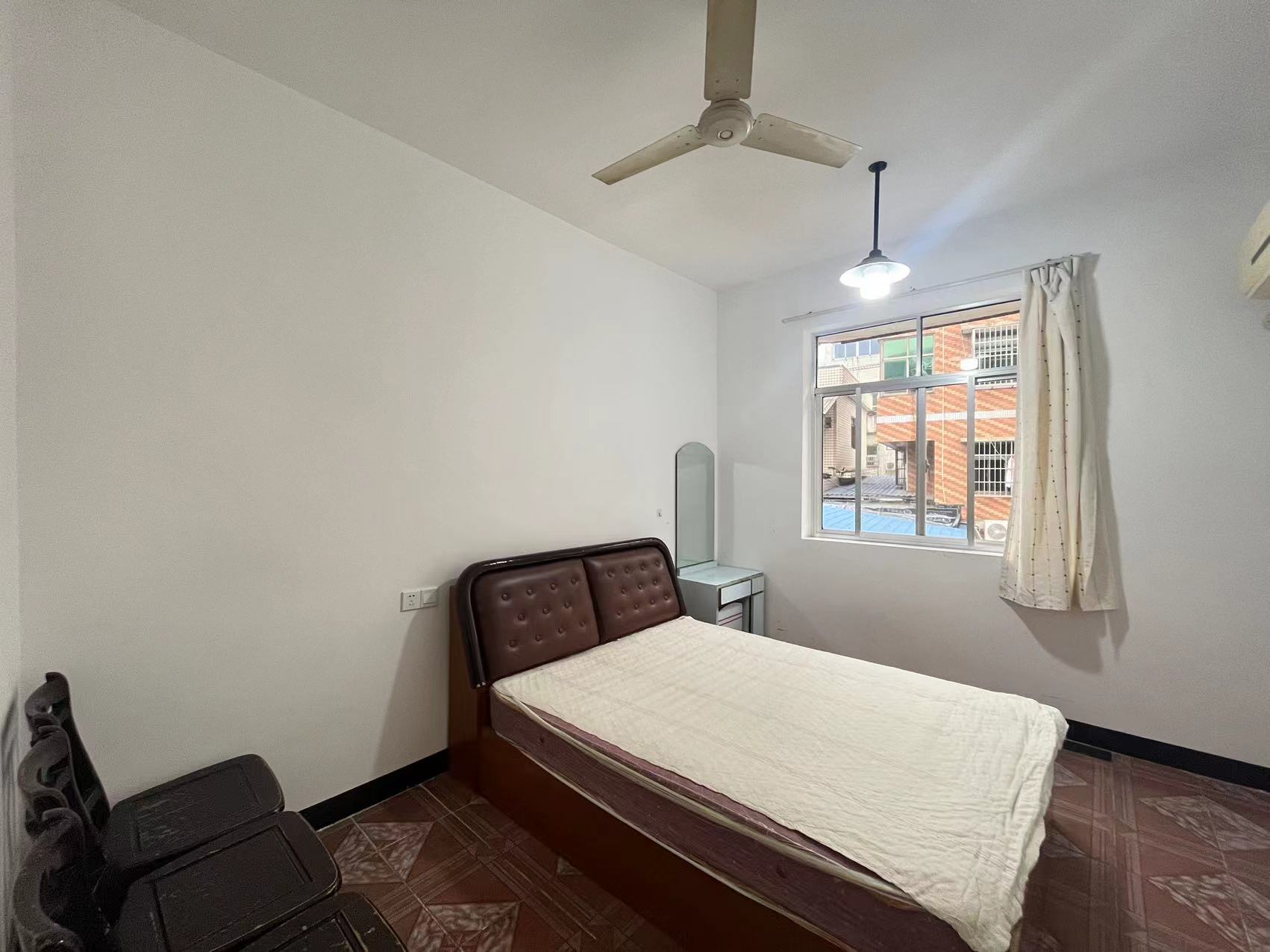 花园二村 2室2厅1卫 28.0万 花园二村 2室2厅1卫 28.0万室内图