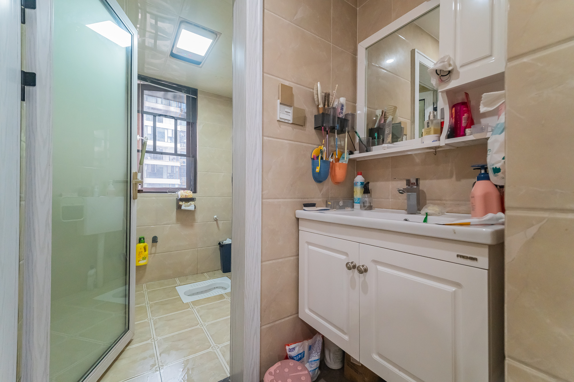 尚鑫海悦(新长海尚海城)  4室2厅2卫    98.8万 尚鑫海悦(新长海尚海城)  4室2厅2卫    98.8万卫生间