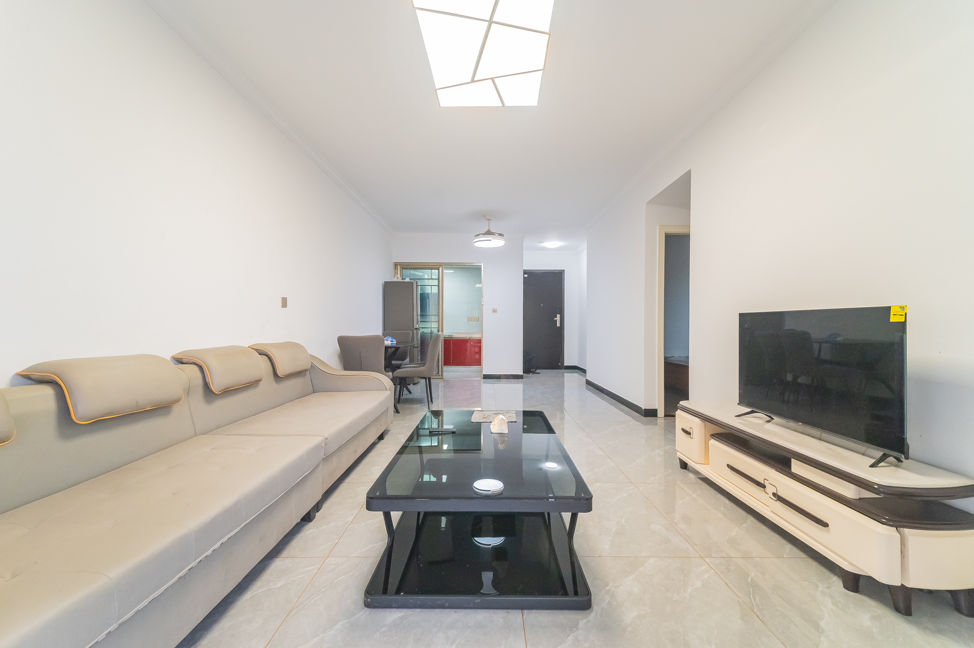 海伦春天 3室2厅1卫 70.8万 海伦春天 3室2厅1卫 70.8万客厅