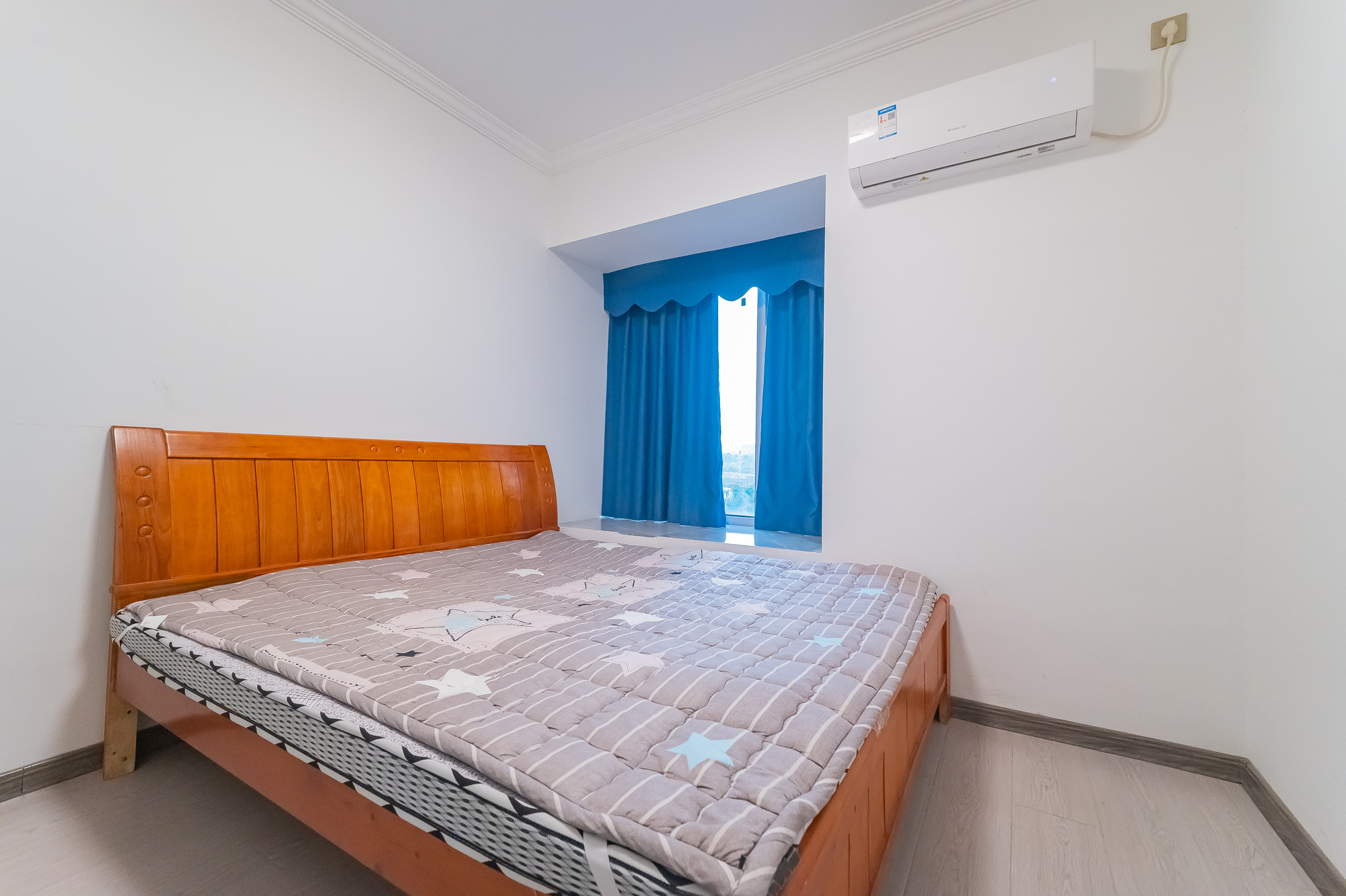 海伦春天 3室2厅1卫 70.8万 海伦春天 3室2厅1卫 70.8万卧室