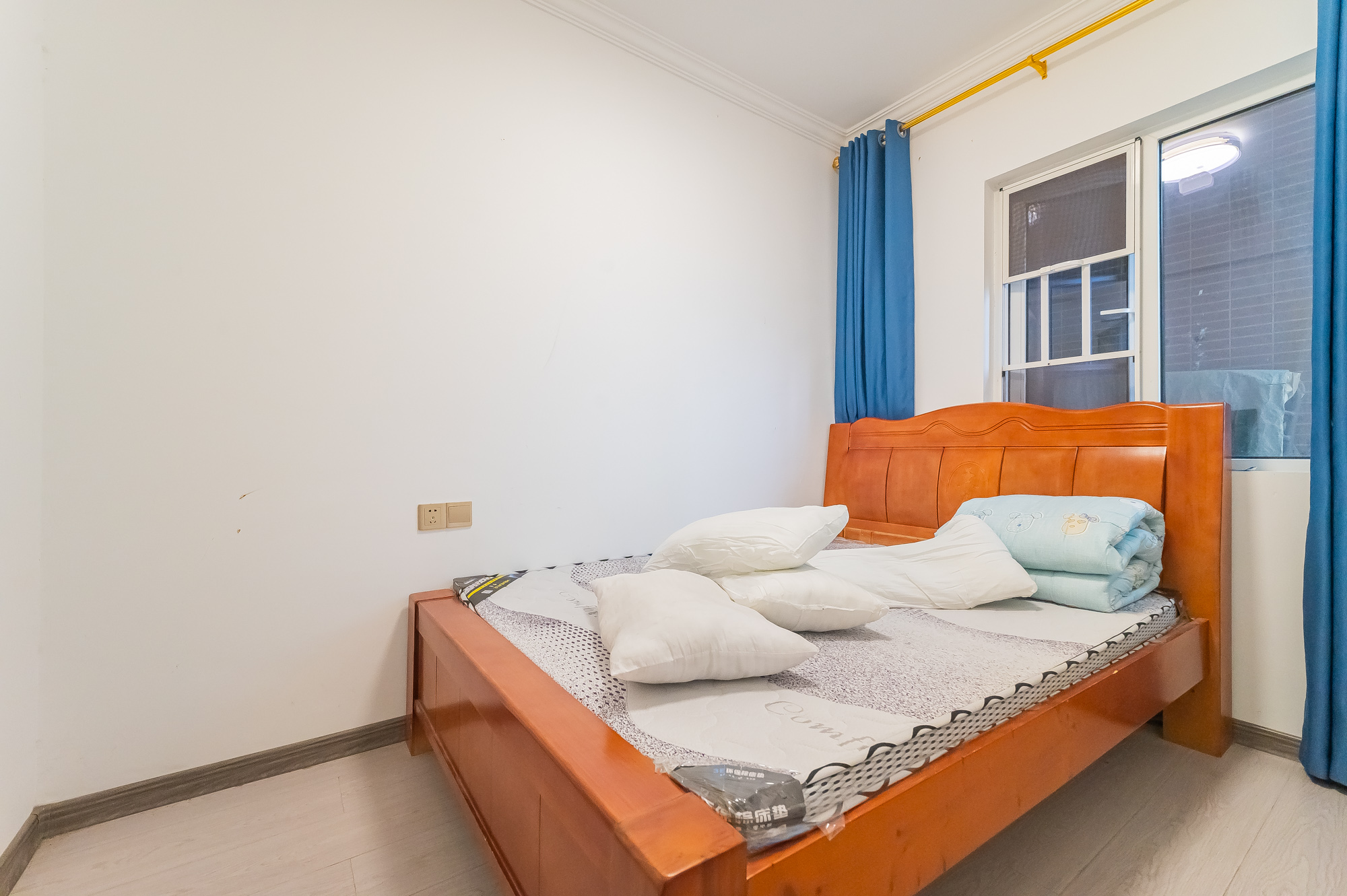 海伦春天 3室2厅1卫 70.8万 海伦春天 3室2厅1卫 70.8万卧室