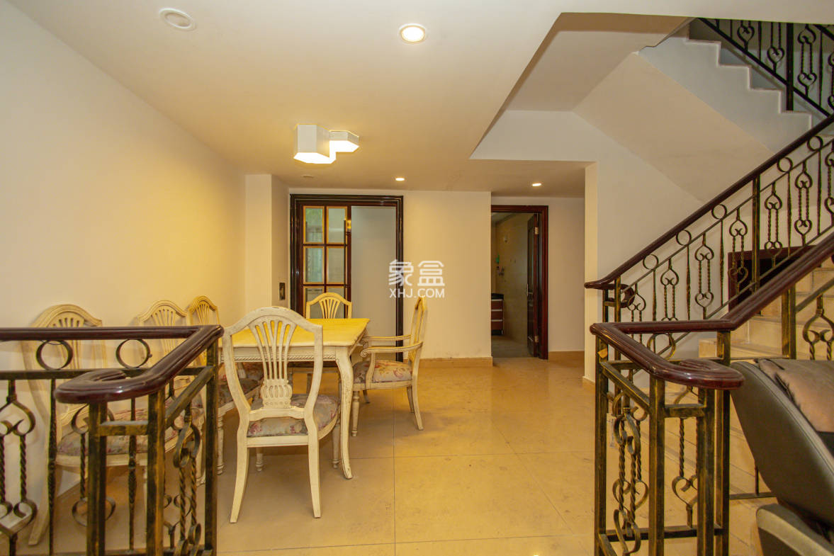 碧桂园威尼斯城 6室3厅2卫 316.0万 碧桂园威尼斯城 6室3厅2卫 316.0万其他