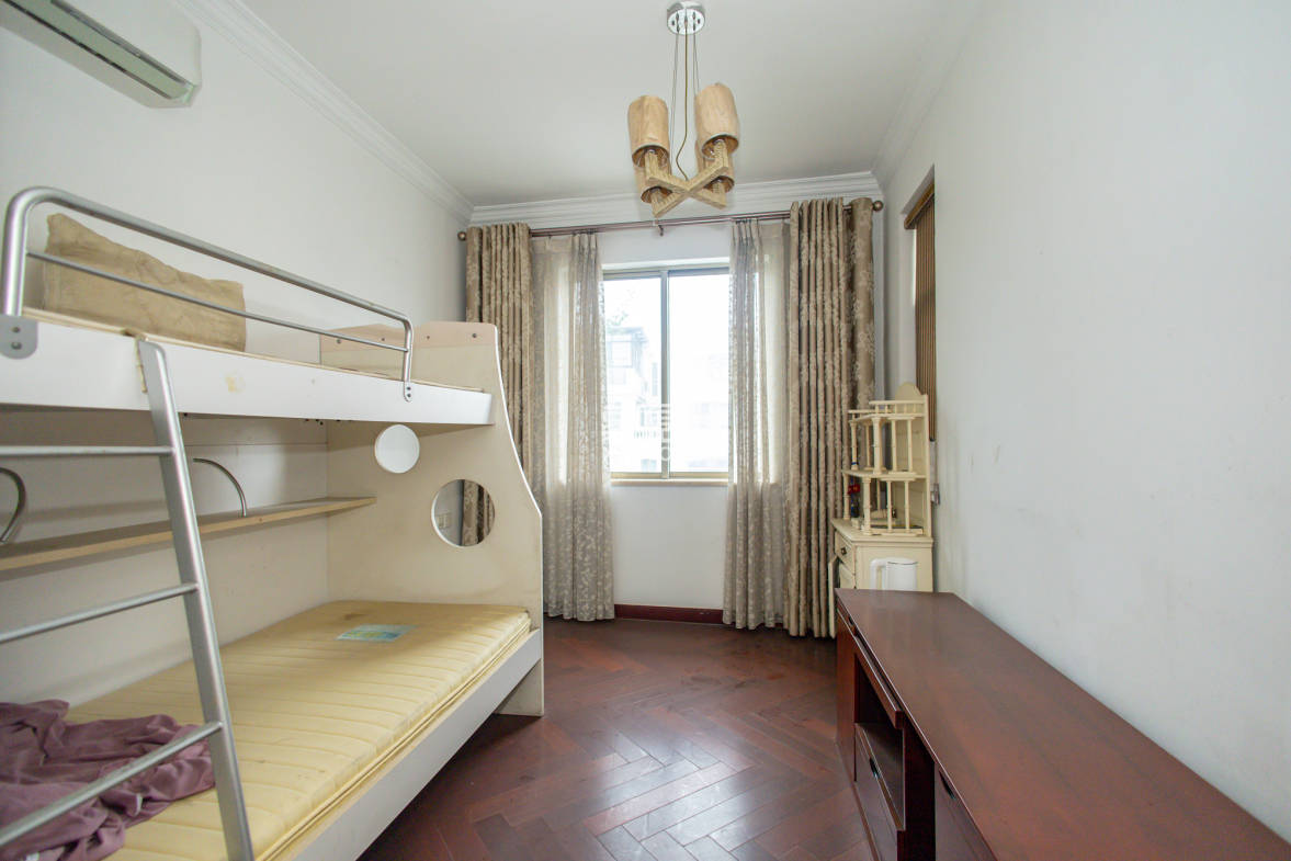 碧桂园威尼斯城 6室3厅2卫 316.0万 碧桂园威尼斯城 6室3厅2卫 316.0万卧室