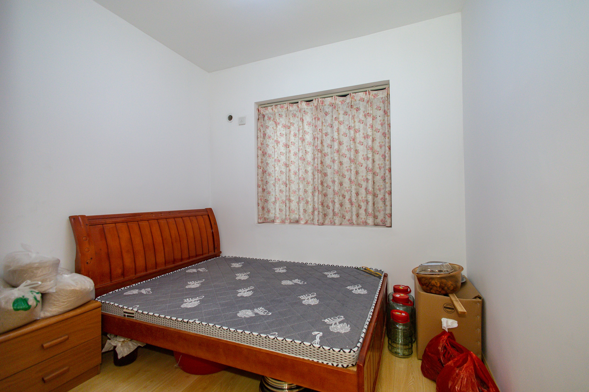 尚都花园城  4室2厅2卫    115.0万 尚都花园城  4室2厅2卫    115.0万卧室