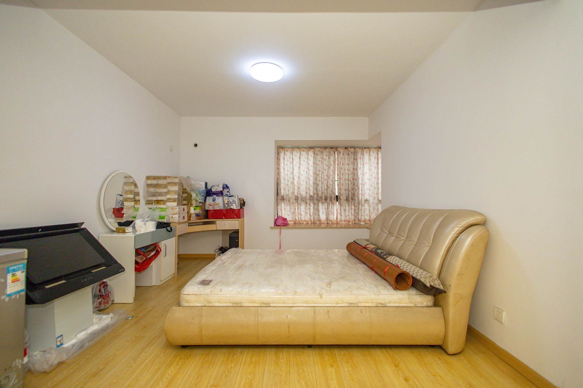 尚都花园城  4室2厅2卫    115.0万 尚都花园城  4室2厅2卫    115.0万卧室