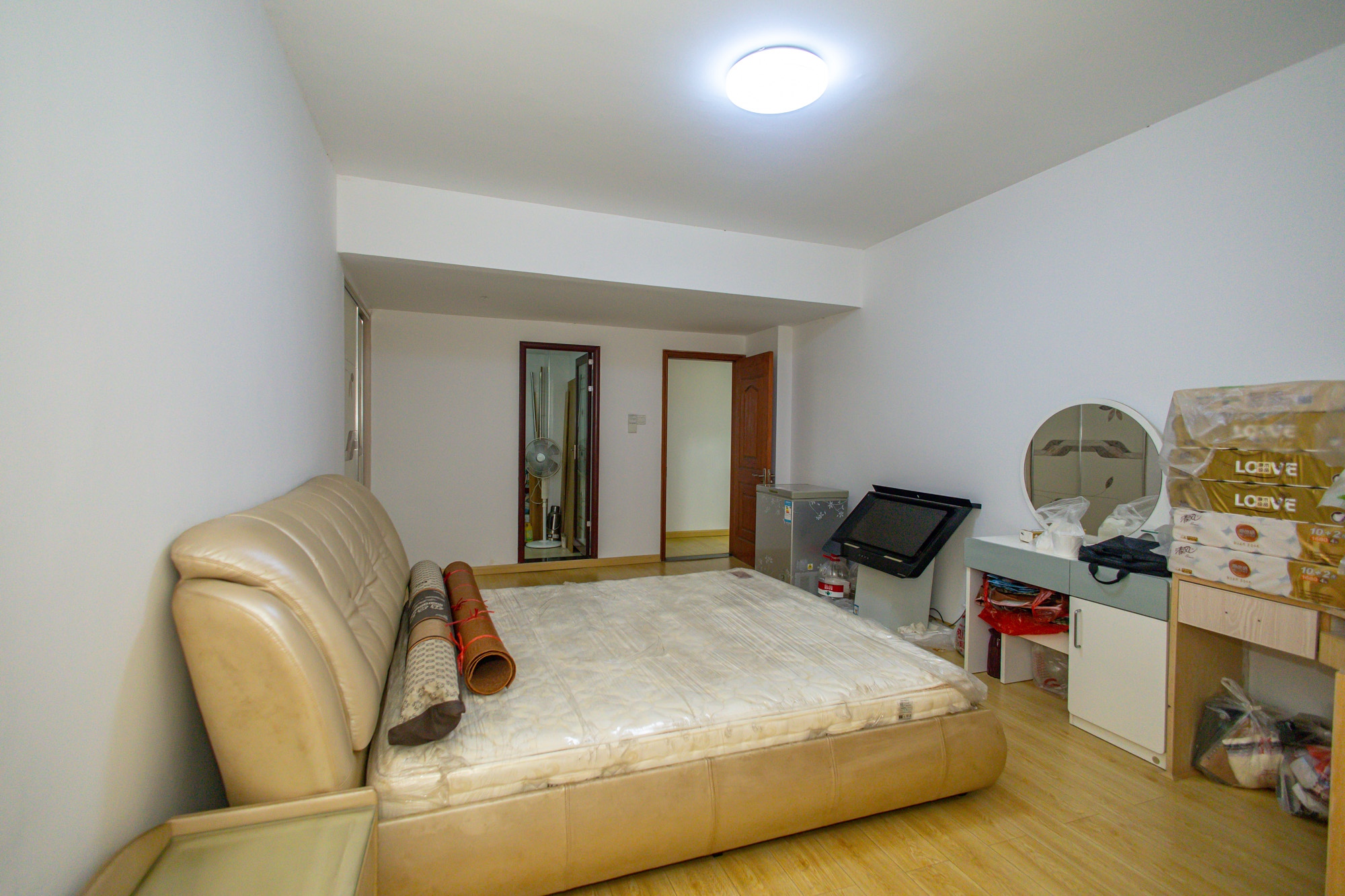 尚都花园城  4室2厅2卫    115.0万 尚都花园城  4室2厅2卫    115.0万卧室