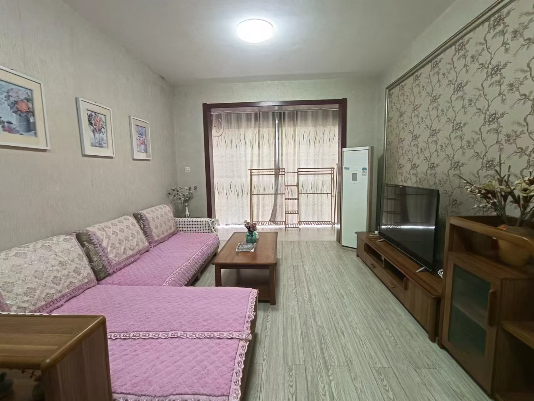 城市风景 2室2厅1卫 60.0万 城市风景 2室2厅1卫 60.0万室内图